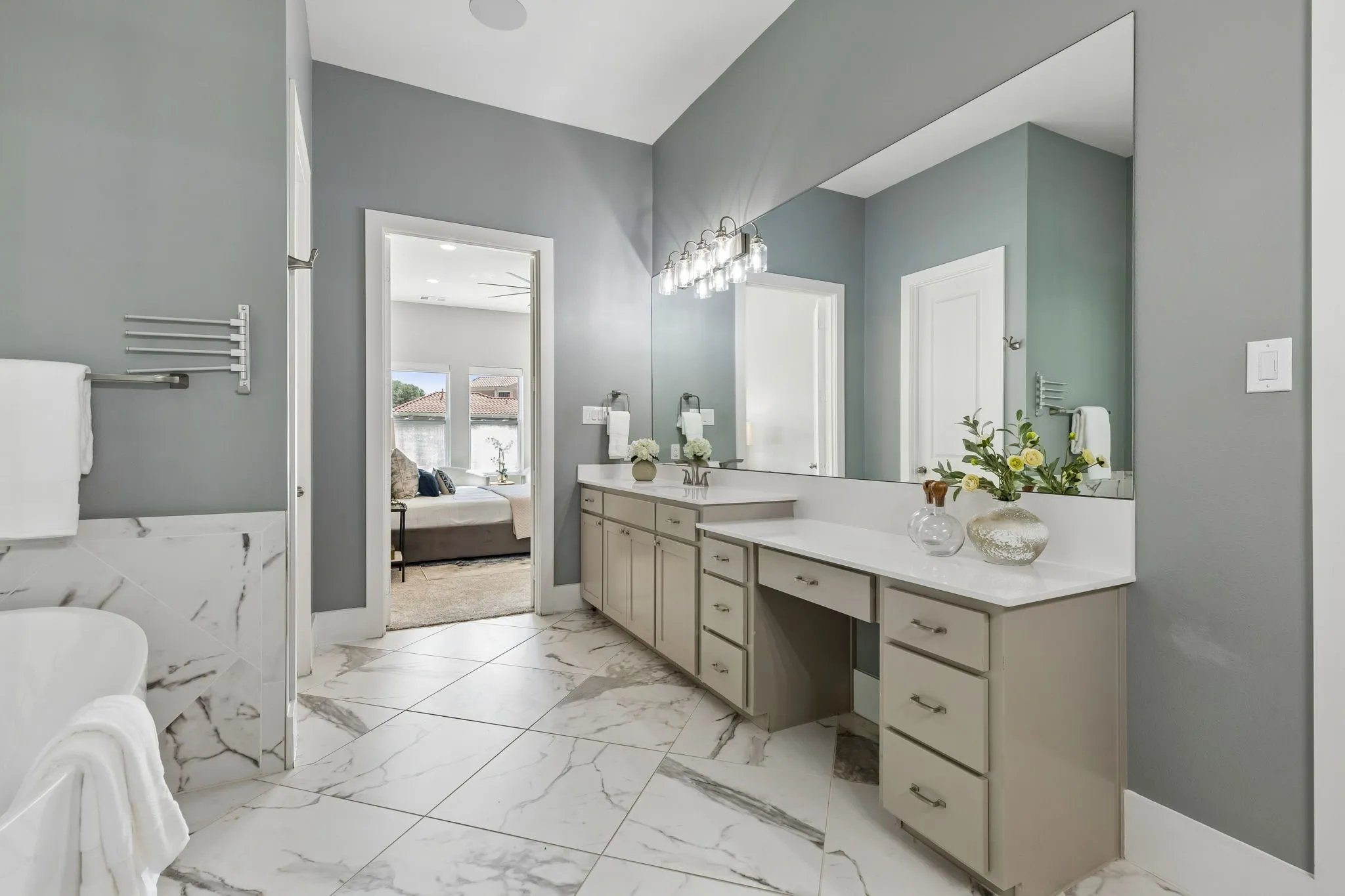 Single Family Residence For Sale in Dallas County , 6917 Valley View Lane, Dallas, Texas 75240, 5 Bedrooms, 6 Bathrooms, 3 Garage spaces, 4,926 Sqft, built in 2017, Price $2,100,000, mls#21266354, Real Estate Agent in Dallas, Homes For Sale in Dallas county, Homes For Sale in Dallas, Realtor in Dallas Texas, Real Estate Brokerage Independent Realty Texas, Luminita Cordes Realtor