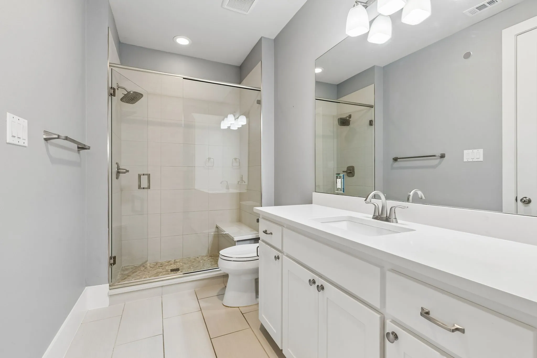 Single Family Residence For Sale in Dallas County , 6917 Valley View Lane, Dallas, Texas 75240, 5 Bedrooms, 6 Bathrooms, 3 Garage spaces, 4,926 Sqft, built in 2017, Price $2,100,000, mls#21266354, Real Estate Agent in Dallas, Homes For Sale in Dallas county, Homes For Sale in Dallas, Realtor in Dallas Texas, Real Estate Brokerage Independent Realty Texas, Luminita Cordes Realtor