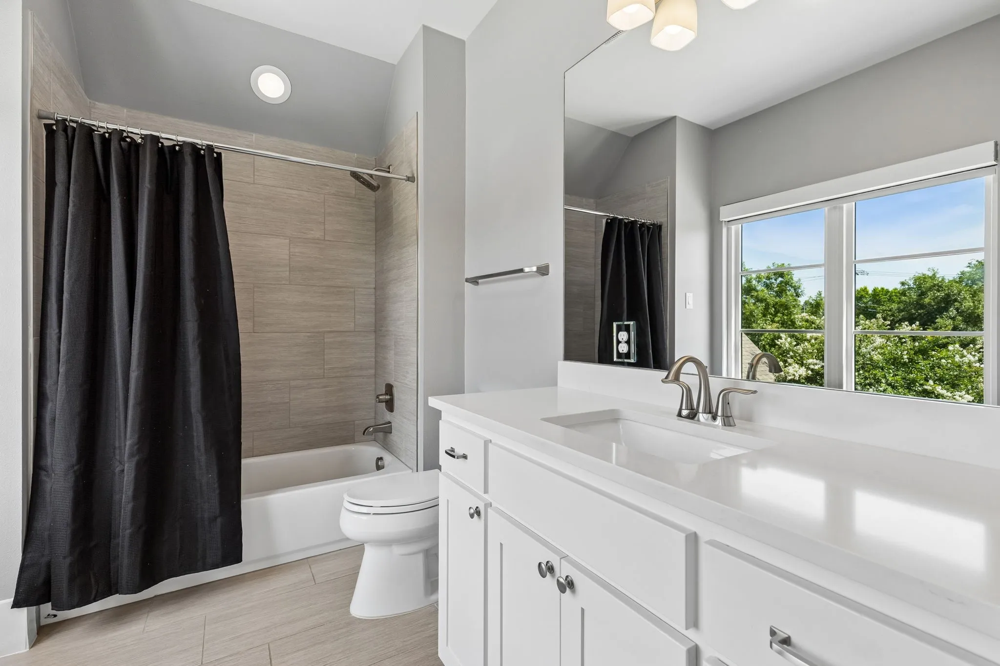 Single Family Residence For Sale in Dallas County , 6917 Valley View Lane, Dallas, Texas 75240, 5 Bedrooms, 6 Bathrooms, 3 Garage spaces, 4,926 Sqft, built in 2017, Price $2,100,000, mls#21266354, Real Estate Agent in Dallas, Homes For Sale in Dallas county, Homes For Sale in Dallas, Realtor in Dallas Texas, Real Estate Brokerage Independent Realty Texas, Luminita Cordes Realtor