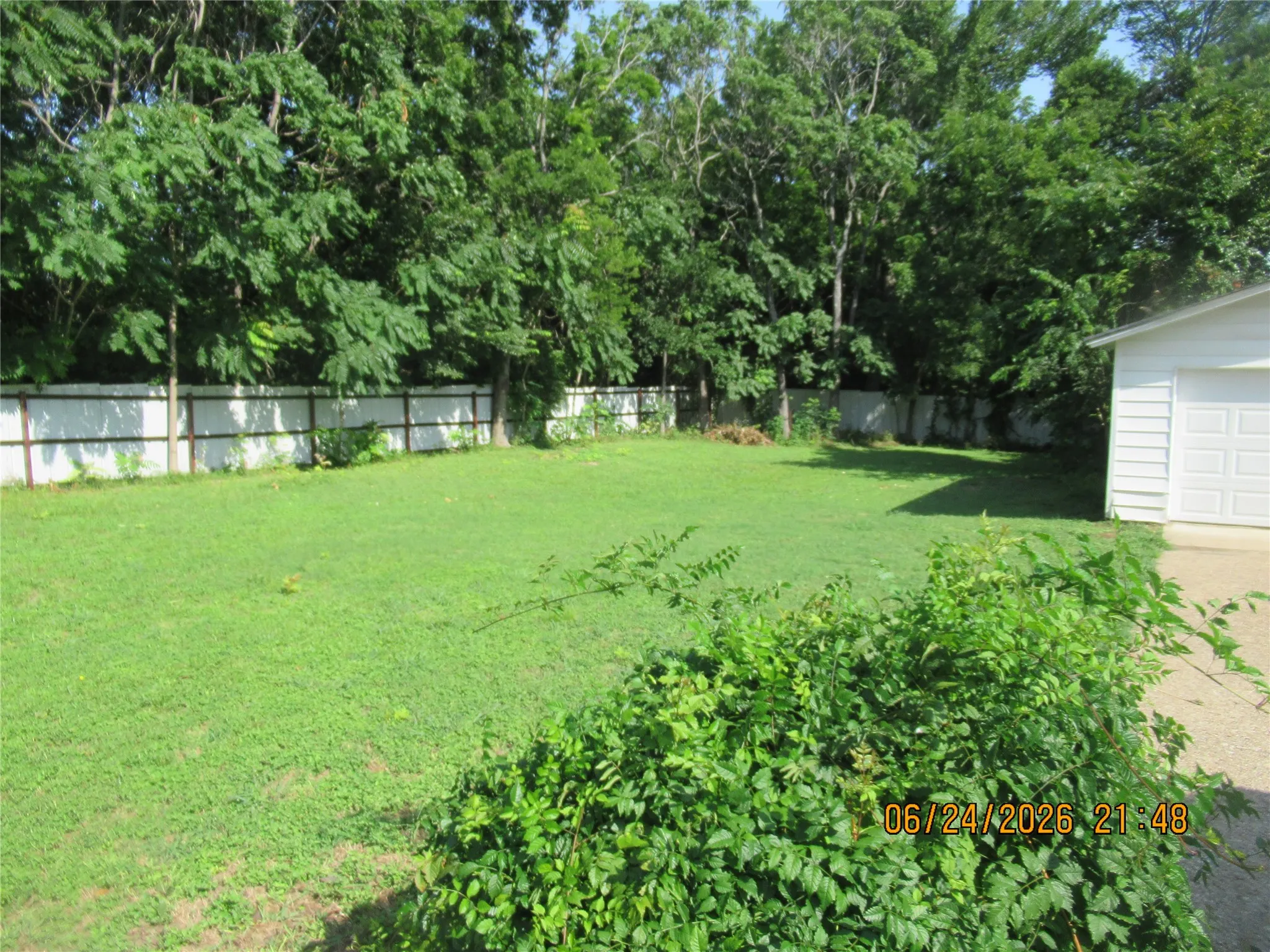 Single Family Residence For Sale in Dallas County , 201 E Dallas Street, Hutchins, Texas 75141, 1 Bedroom, 1 Bathroom, 2 Garage spaces, 780 Sqft, built in 1947, Price $160,000, mls#21271732, Real Estate Agent in Hutchins, Homes For Sale in Dallas county, Homes For Sale in Hutchins, Realtor in Hutchins Texas, Real Estate Brokerage Independent Realty Texas, Luminita Cordes Realtor