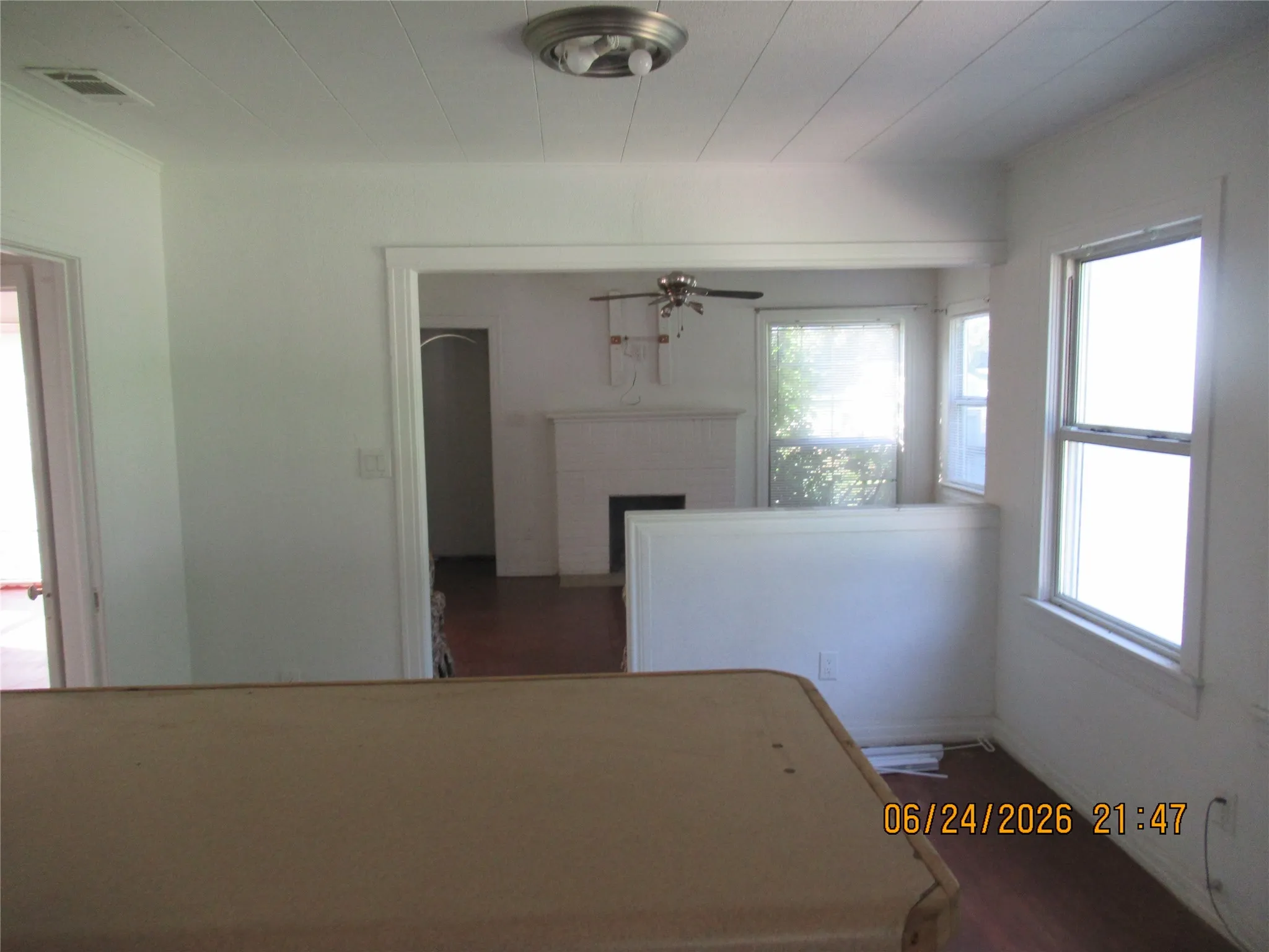 Single Family Residence For Sale in Dallas County , 201 E Dallas Street, Hutchins, Texas 75141, 1 Bedroom, 1 Bathroom, 2 Garage spaces, 780 Sqft, built in 1947, Price $160,000, mls#21271732, Real Estate Agent in Hutchins, Homes For Sale in Dallas county, Homes For Sale in Hutchins, Realtor in Hutchins Texas, Real Estate Brokerage Independent Realty Texas, Luminita Cordes Realtor