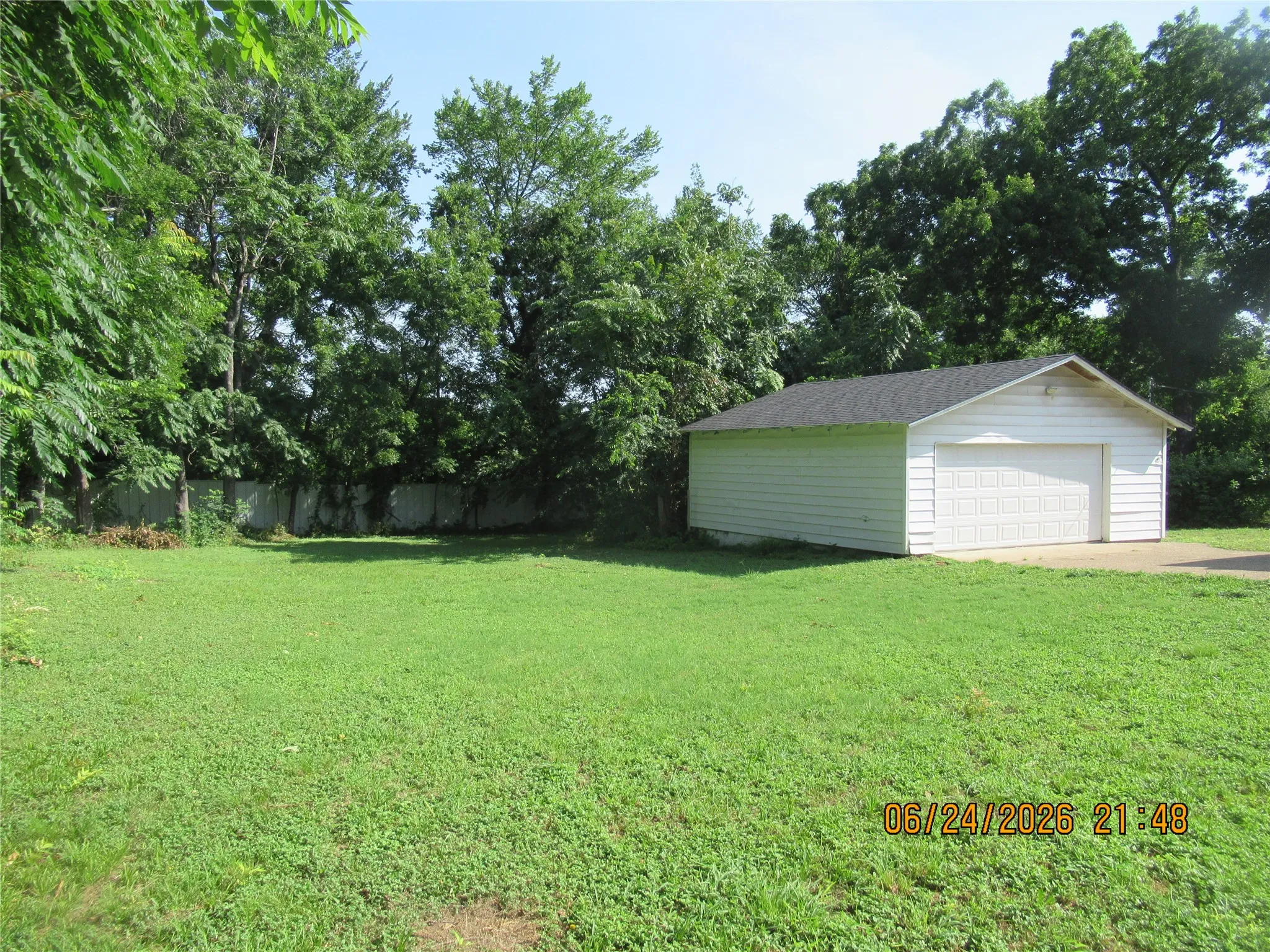 Single Family Residence For Sale in Dallas County , 201 E Dallas Street, Hutchins, Texas 75141, 1 Bedroom, 1 Bathroom, 2 Garage spaces, 780 Sqft, built in 1947, Price $160,000, mls#21271732, Real Estate Agent in Hutchins, Homes For Sale in Dallas county, Homes For Sale in Hutchins, Realtor in Hutchins Texas, Real Estate Brokerage Independent Realty Texas, Luminita Cordes Realtor