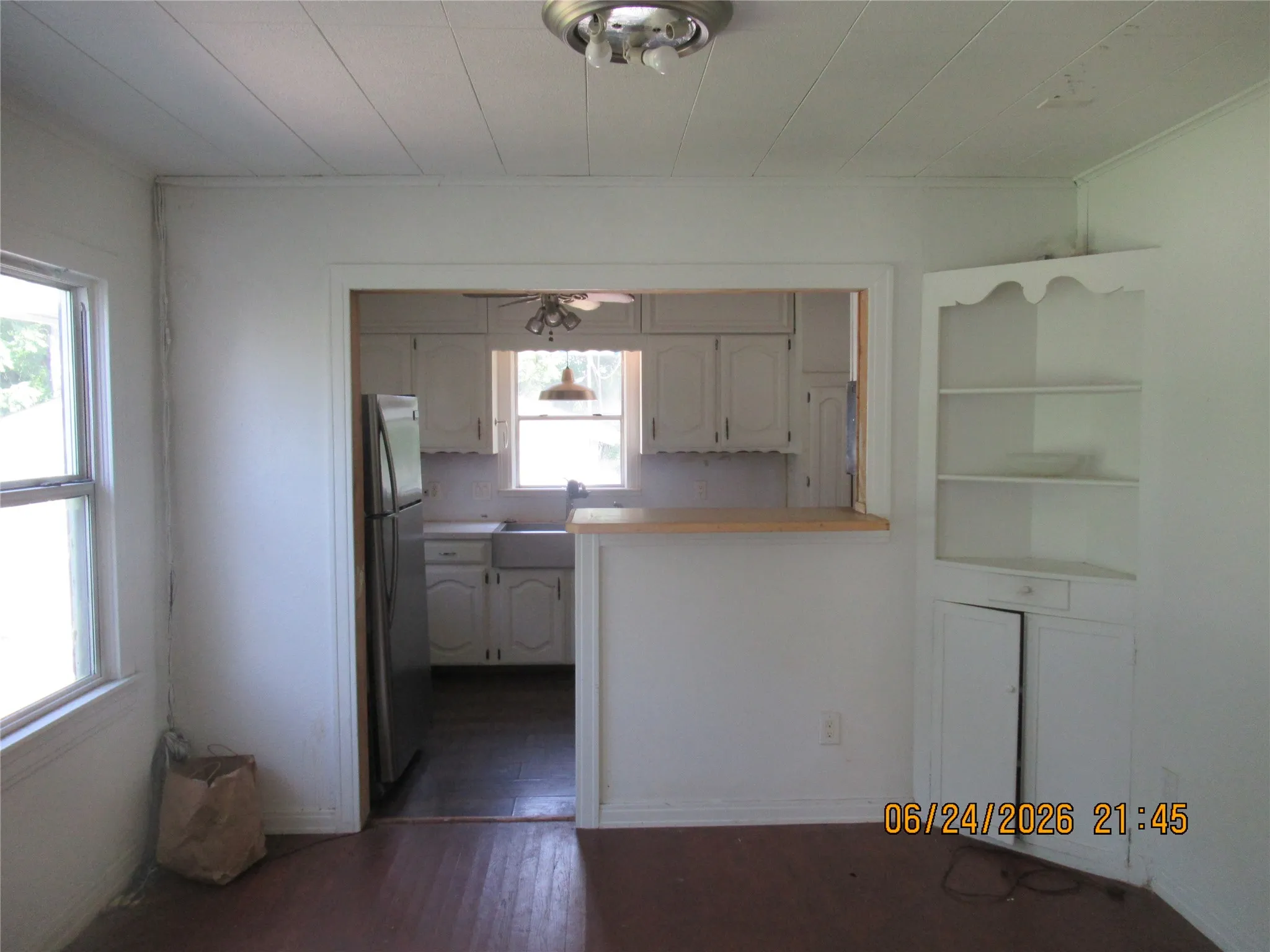 Single Family Residence For Sale in Dallas County , 201 E Dallas Street, Hutchins, Texas 75141, 1 Bedroom, 1 Bathroom, 2 Garage spaces, 780 Sqft, built in 1947, Price $160,000, mls#21271732, Real Estate Agent in Hutchins, Homes For Sale in Dallas county, Homes For Sale in Hutchins, Realtor in Hutchins Texas, Real Estate Brokerage Independent Realty Texas, Luminita Cordes Realtor