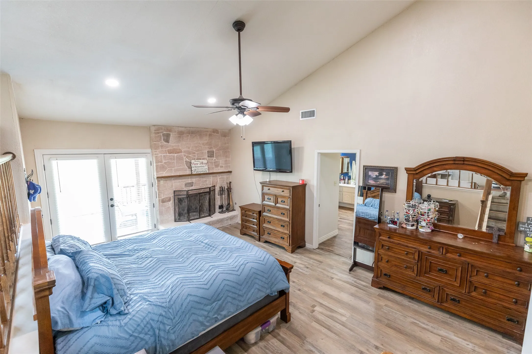 Single Family Residence For Sale in Taylor County , 541 Country Place S, Abilene, Texas 79606, 4 Bedroom, 3 Bathroom, 4 Garage spaces, 3,556 Sqft, built in 1982, mls#21258258, Real Estate Agent in Abilene, Homes For Sale in Taylor county, Homes For Sale in Abilene, Realtor in Abilene Texas, Real Estate Brokerage Independent Realty Texas, Luminita Cordes Realtor