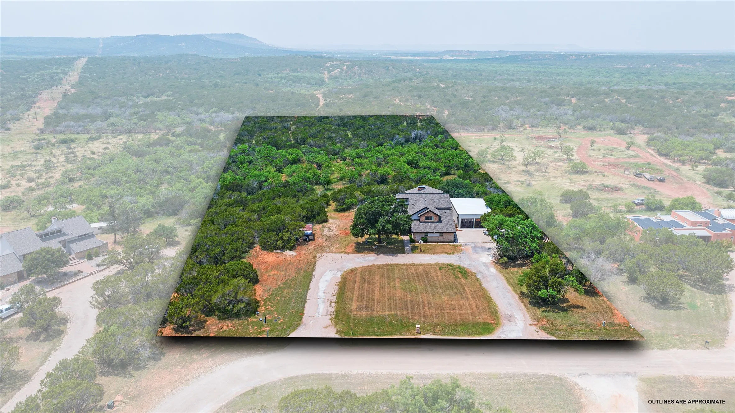 Single Family Residence For Sale in Taylor County , 541 Country Place S, Abilene, Texas 79606, 4 Bedroom, 3 Bathroom, 4 Garage spaces, 3,556 Sqft, built in 1982, mls#21258258, Real Estate Agent in Abilene, Homes For Sale in Taylor county, Homes For Sale in Abilene, Realtor in Abilene Texas, Real Estate Brokerage Independent Realty Texas, Luminita Cordes Realtor