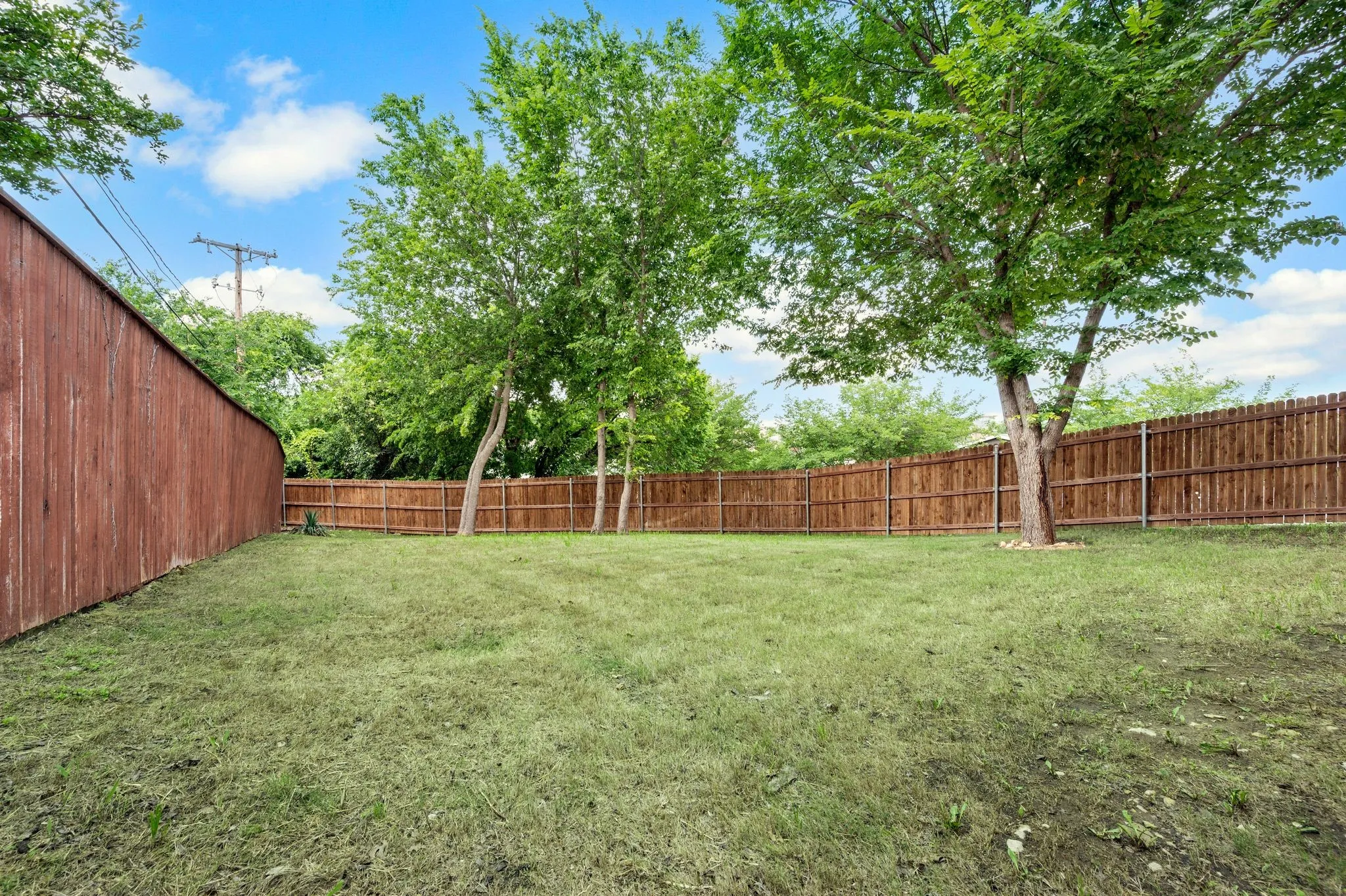 Single Family Residence For Sale in Tarrant County , 4912 Ridglea Lane, Fort Worth, Texas 76116, 4 Bedrooms, 3 Bathrooms, 2 Garage spaces, 2,406 Sqft, built in 2022, Price $300,000, mls#21262001, Real Estate Agent in Fort Worth, Homes For Sale in Tarrant county, Homes For Sale in Fort Worth, Realtor in Fort Worth Texas, Real Estate Brokerage Independent Realty Texas, Luminita Cordes Realtor