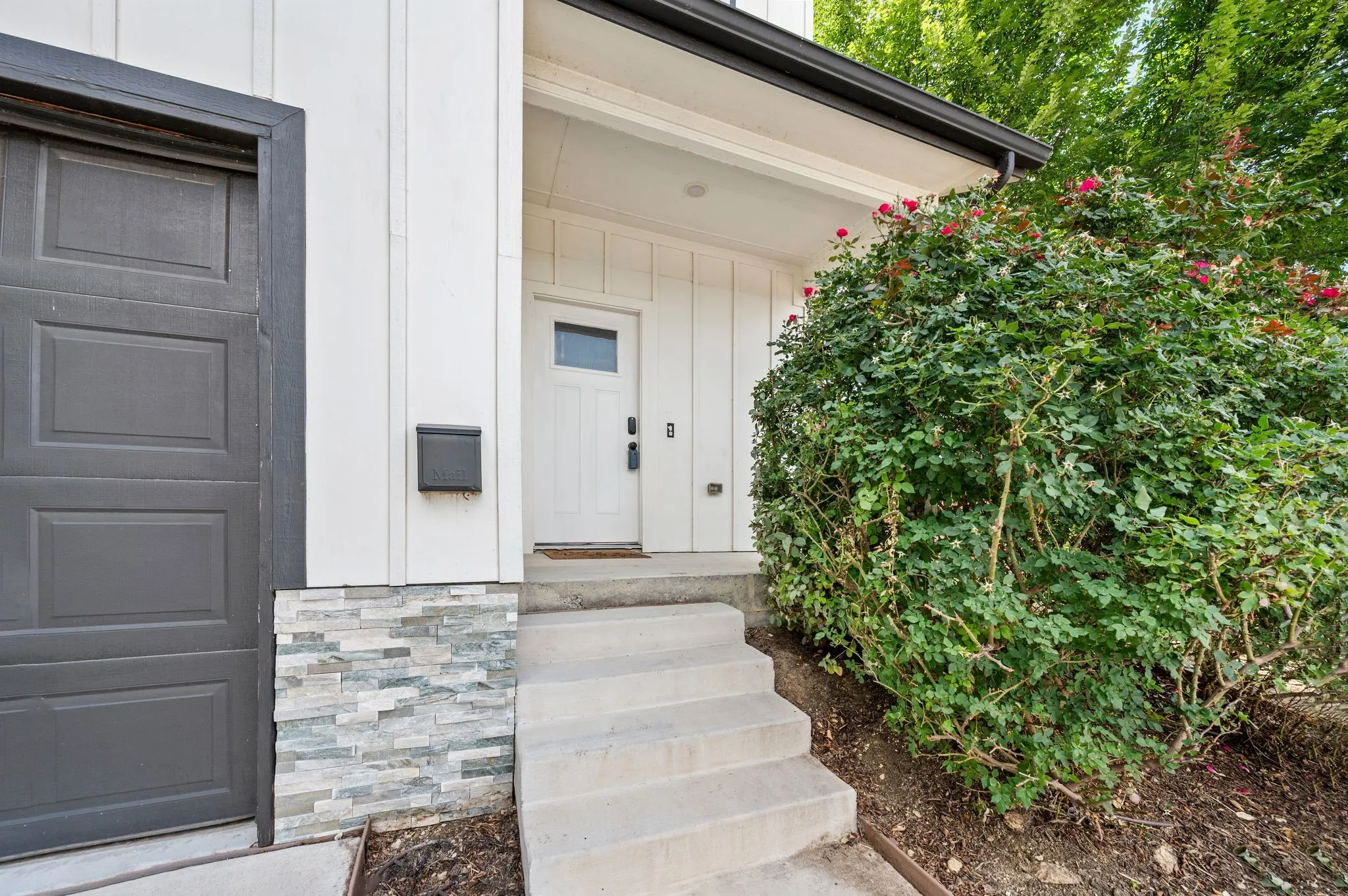 Single Family Residence For Sale in Tarrant County , 4912 Ridglea Lane, Fort Worth, Texas 76116, 4 Bedrooms, 3 Bathrooms, 2 Garage spaces, 2,406 Sqft, built in 2022, Price $300,000, mls#21262001, Real Estate Agent in Fort Worth, Homes For Sale in Tarrant county, Homes For Sale in Fort Worth, Realtor in Fort Worth Texas, Real Estate Brokerage Independent Realty Texas, Luminita Cordes Realtor