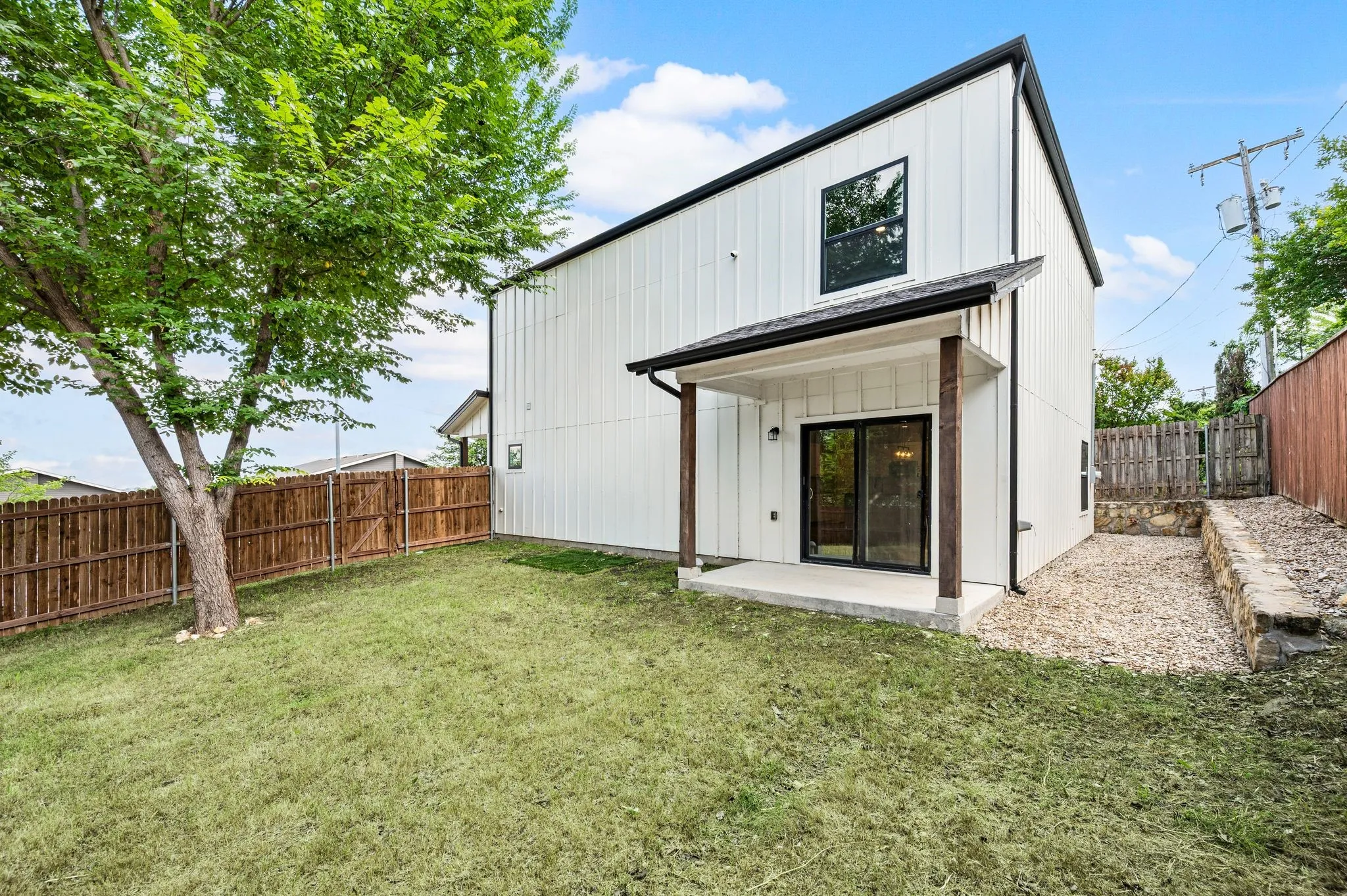 Single Family Residence For Sale in Tarrant County , 4912 Ridglea Lane, Fort Worth, Texas 76116, 4 Bedrooms, 3 Bathrooms, 2 Garage spaces, 2,406 Sqft, built in 2022, Price $300,000, mls#21262001, Real Estate Agent in Fort Worth, Homes For Sale in Tarrant county, Homes For Sale in Fort Worth, Realtor in Fort Worth Texas, Real Estate Brokerage Independent Realty Texas, Luminita Cordes Realtor