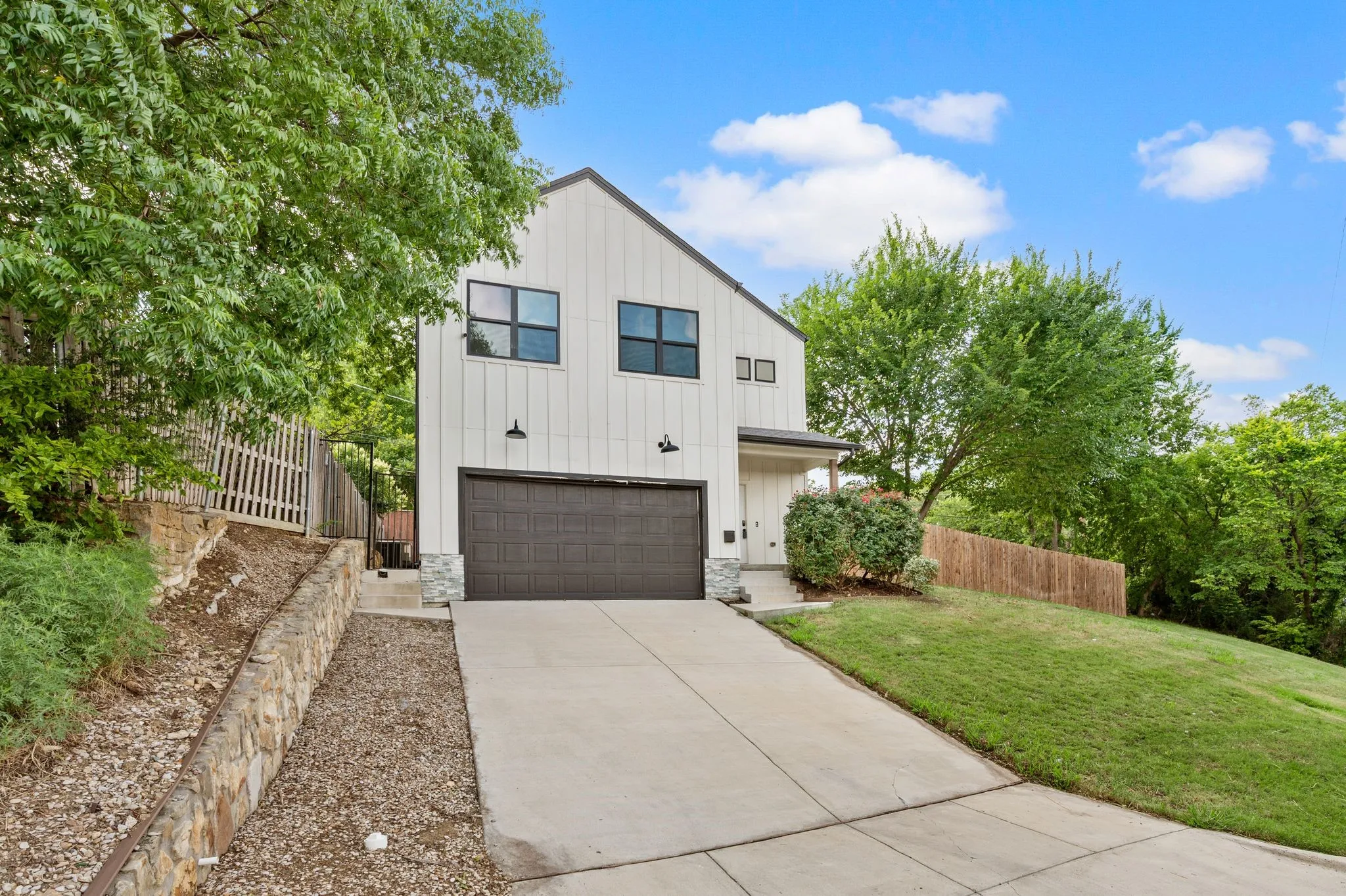 Single Family Residence For Sale in Tarrant County , 4912 Ridglea Lane, Fort Worth, Texas 76116, 4 Bedrooms, 3 Bathrooms, 2 Garage spaces, 2,406 Sqft, built in 2022, Price $300,000, mls#21262001, Real Estate Agent in Fort Worth, Homes For Sale in Tarrant county, Homes For Sale in Fort Worth, Realtor in Fort Worth Texas, Real Estate Brokerage Independent Realty Texas, Luminita Cordes Realtor
