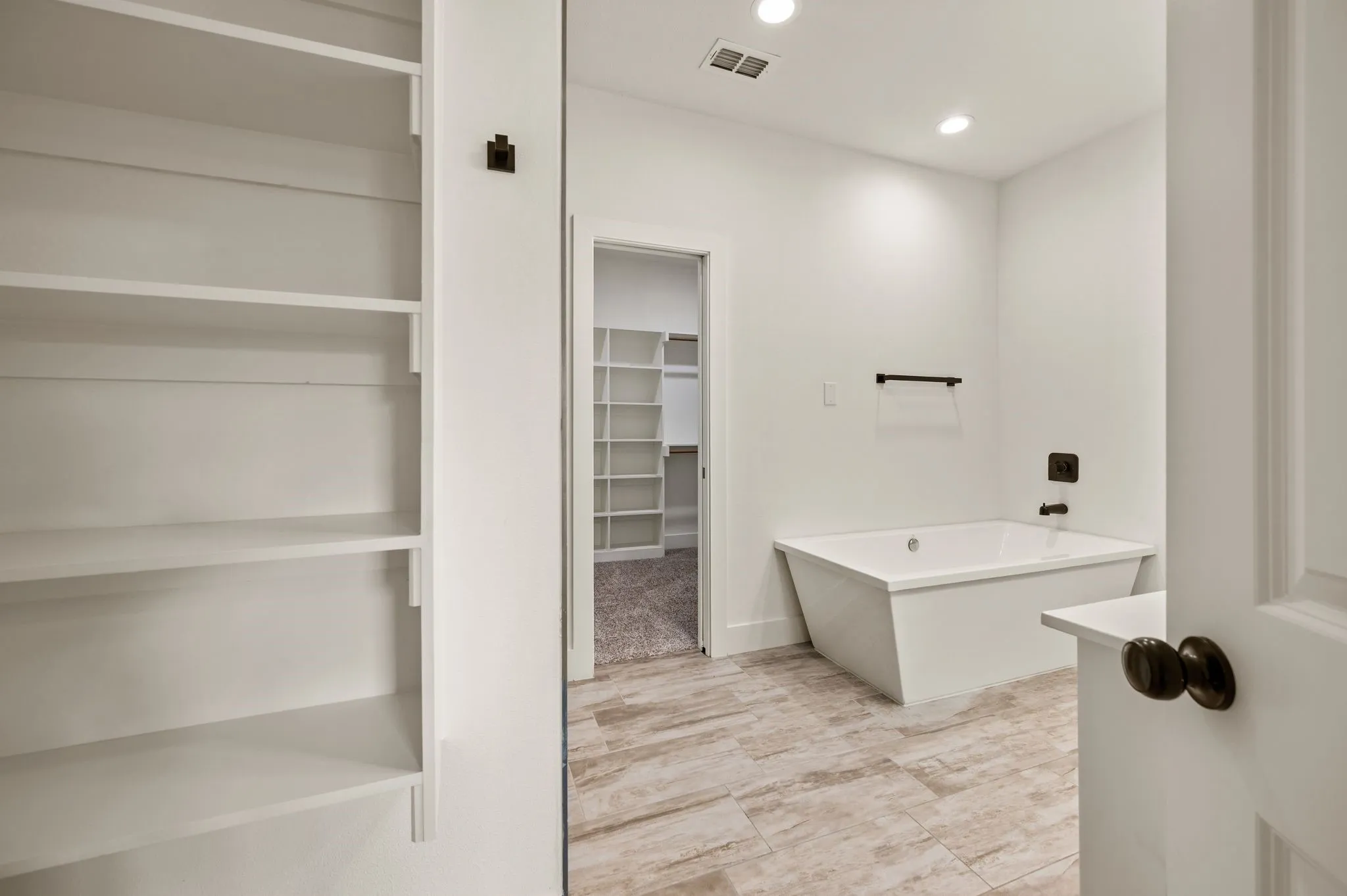 Single Family Residence For Sale in Tarrant County , 4912 Ridglea Lane, Fort Worth, Texas 76116, 4 Bedrooms, 3 Bathrooms, 2 Garage spaces, 2,406 Sqft, built in 2022, Price $300,000, mls#21262001, Real Estate Agent in Fort Worth, Homes For Sale in Tarrant county, Homes For Sale in Fort Worth, Realtor in Fort Worth Texas, Real Estate Brokerage Independent Realty Texas, Luminita Cordes Realtor