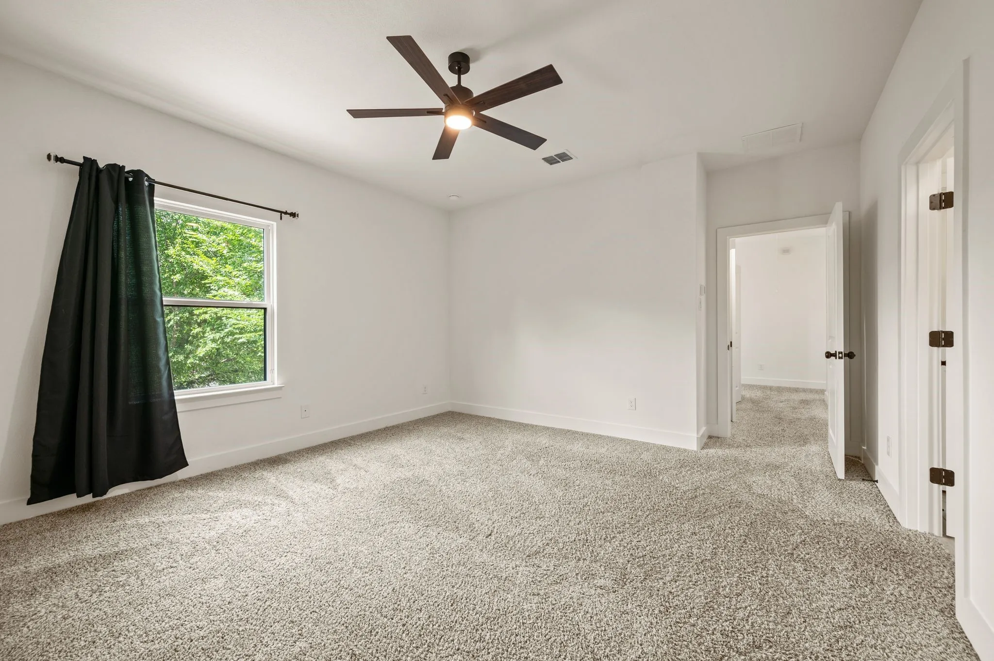 Single Family Residence For Sale in Tarrant County , 4912 Ridglea Lane, Fort Worth, Texas 76116, 4 Bedrooms, 3 Bathrooms, 2 Garage spaces, 2,406 Sqft, built in 2022, Price $300,000, mls#21262001, Real Estate Agent in Fort Worth, Homes For Sale in Tarrant county, Homes For Sale in Fort Worth, Realtor in Fort Worth Texas, Real Estate Brokerage Independent Realty Texas, Luminita Cordes Realtor