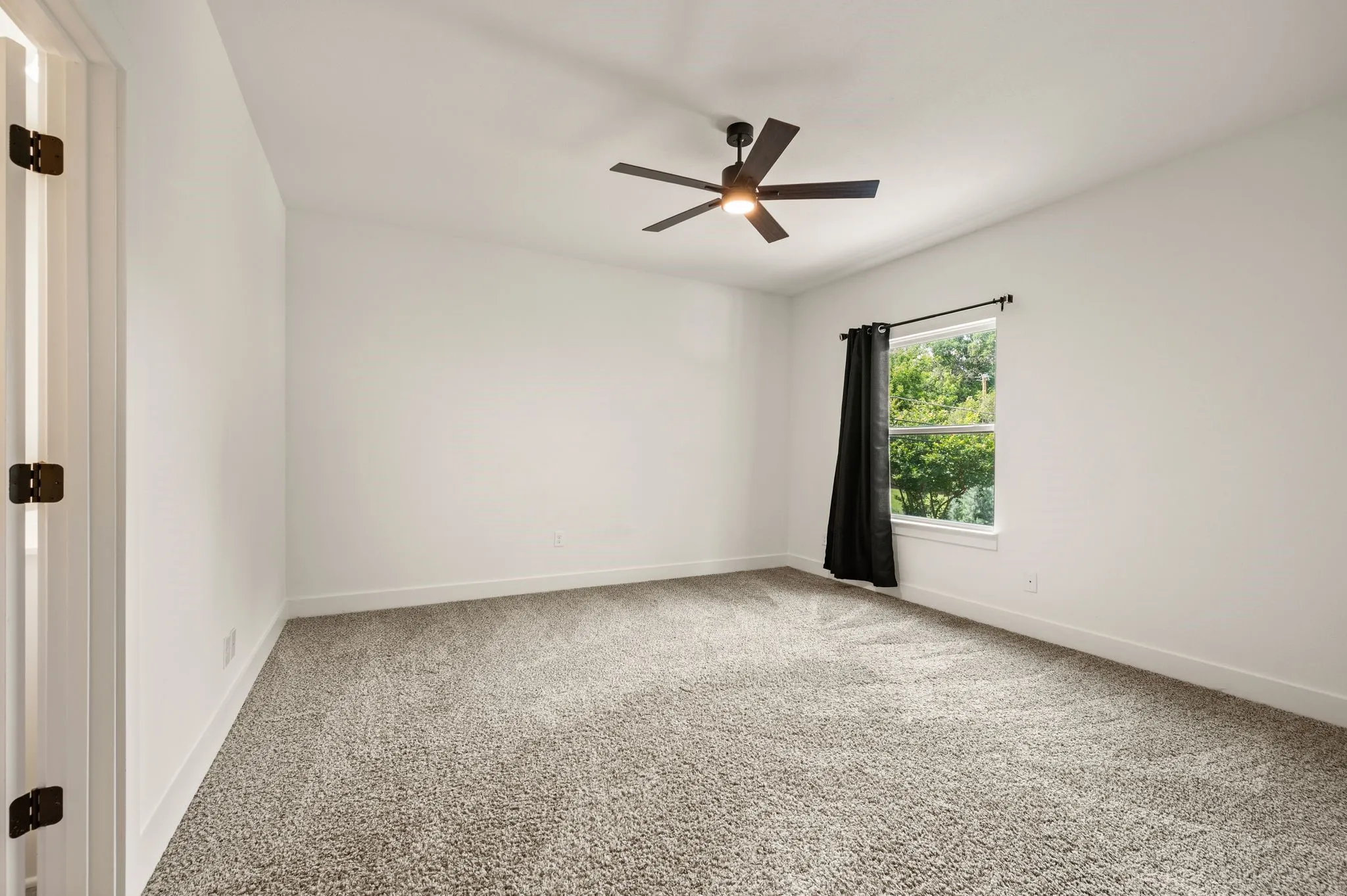 Single Family Residence For Sale in Tarrant County , 4912 Ridglea Lane, Fort Worth, Texas 76116, 4 Bedrooms, 3 Bathrooms, 2 Garage spaces, 2,406 Sqft, built in 2022, Price $300,000, mls#21262001, Real Estate Agent in Fort Worth, Homes For Sale in Tarrant county, Homes For Sale in Fort Worth, Realtor in Fort Worth Texas, Real Estate Brokerage Independent Realty Texas, Luminita Cordes Realtor