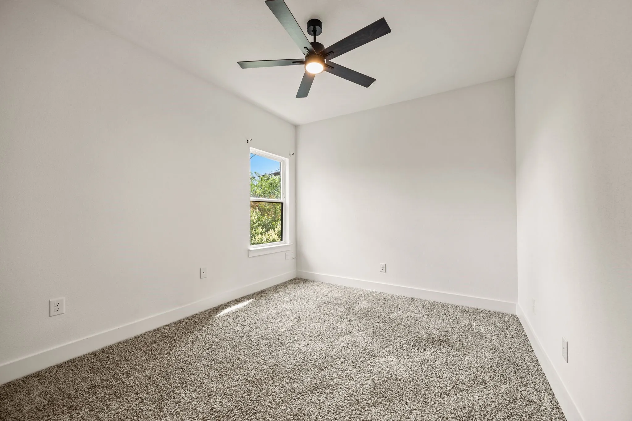 Single Family Residence For Sale in Tarrant County , 4912 Ridglea Lane, Fort Worth, Texas 76116, 4 Bedrooms, 3 Bathrooms, 2 Garage spaces, 2,406 Sqft, built in 2022, Price $300,000, mls#21262001, Real Estate Agent in Fort Worth, Homes For Sale in Tarrant county, Homes For Sale in Fort Worth, Realtor in Fort Worth Texas, Real Estate Brokerage Independent Realty Texas, Luminita Cordes Realtor