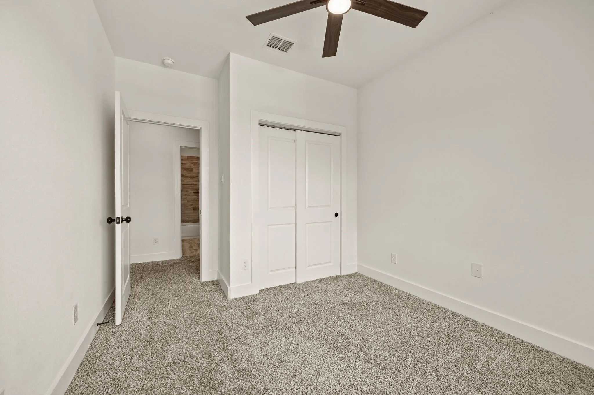 Single Family Residence For Sale in Tarrant County , 4912 Ridglea Lane, Fort Worth, Texas 76116, 4 Bedrooms, 3 Bathrooms, 2 Garage spaces, 2,406 Sqft, built in 2022, Price $300,000, mls#21262001, Real Estate Agent in Fort Worth, Homes For Sale in Tarrant county, Homes For Sale in Fort Worth, Realtor in Fort Worth Texas, Real Estate Brokerage Independent Realty Texas, Luminita Cordes Realtor
