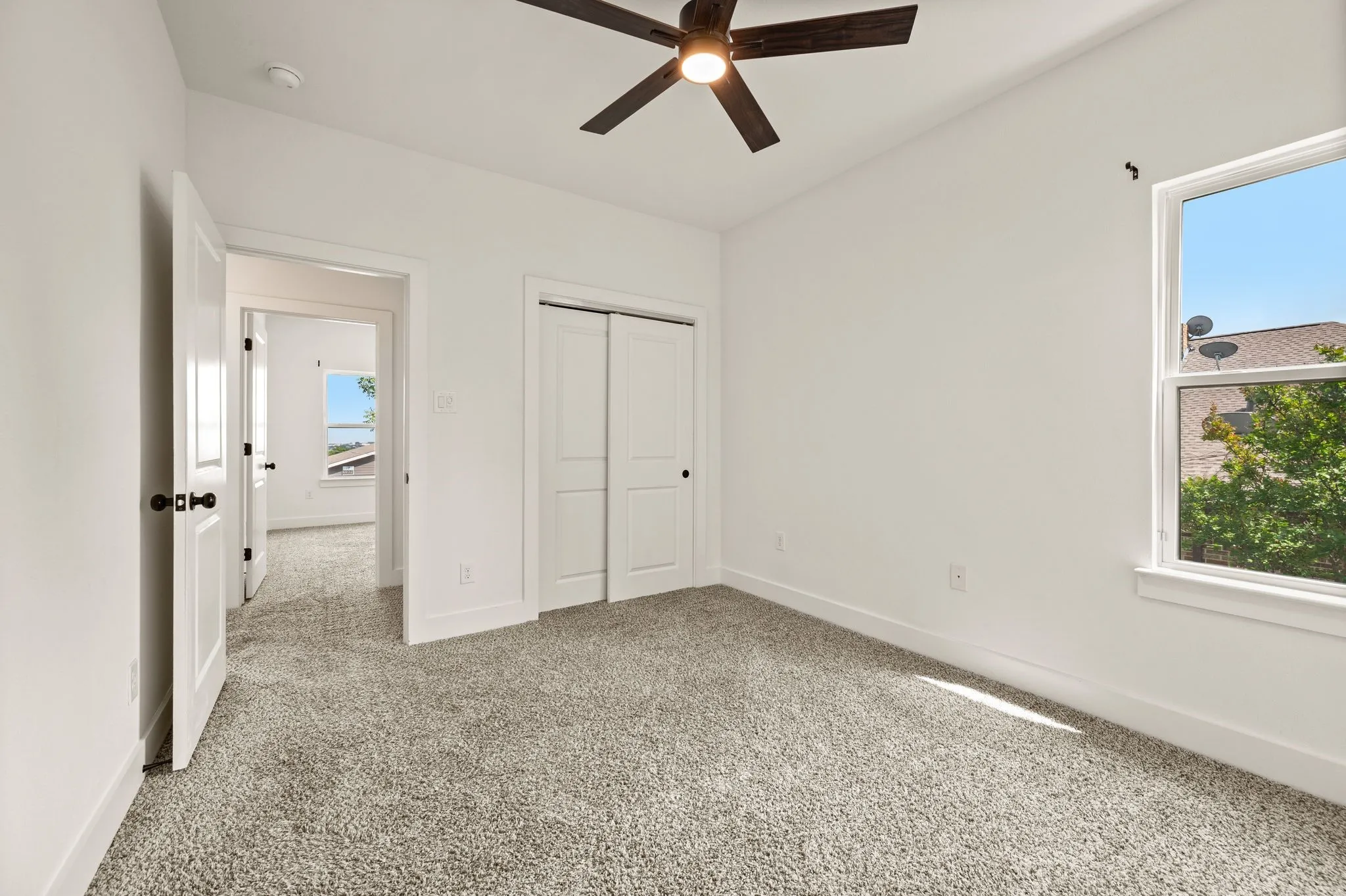 Single Family Residence For Sale in Tarrant County , 4912 Ridglea Lane, Fort Worth, Texas 76116, 4 Bedrooms, 3 Bathrooms, 2 Garage spaces, 2,406 Sqft, built in 2022, Price $300,000, mls#21262001, Real Estate Agent in Fort Worth, Homes For Sale in Tarrant county, Homes For Sale in Fort Worth, Realtor in Fort Worth Texas, Real Estate Brokerage Independent Realty Texas, Luminita Cordes Realtor