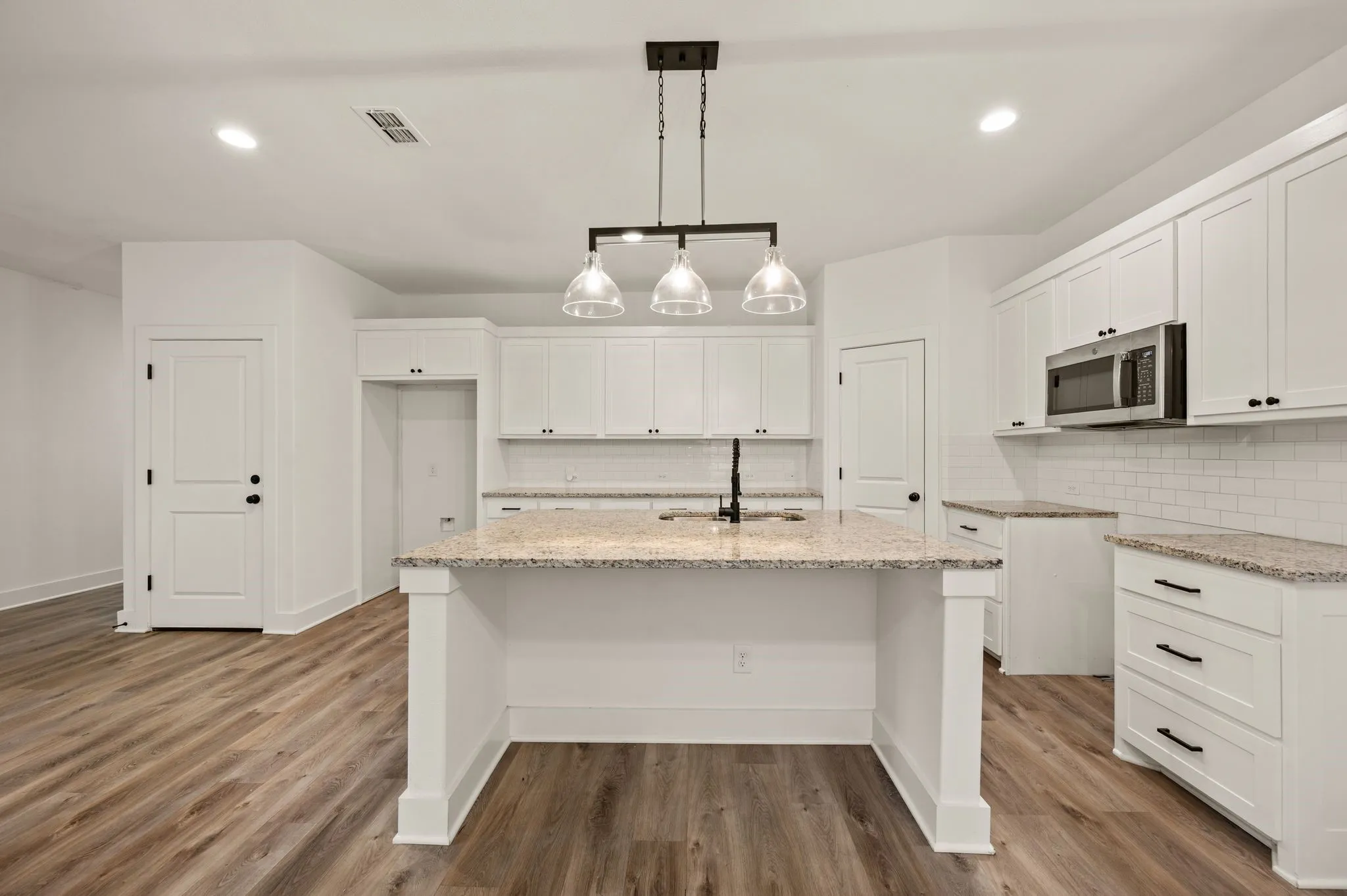Single Family Residence For Sale in Tarrant County , 4912 Ridglea Lane, Fort Worth, Texas 76116, 4 Bedrooms, 3 Bathrooms, 2 Garage spaces, 2,406 Sqft, built in 2022, Price $300,000, mls#21262001, Real Estate Agent in Fort Worth, Homes For Sale in Tarrant county, Homes For Sale in Fort Worth, Realtor in Fort Worth Texas, Real Estate Brokerage Independent Realty Texas, Luminita Cordes Realtor