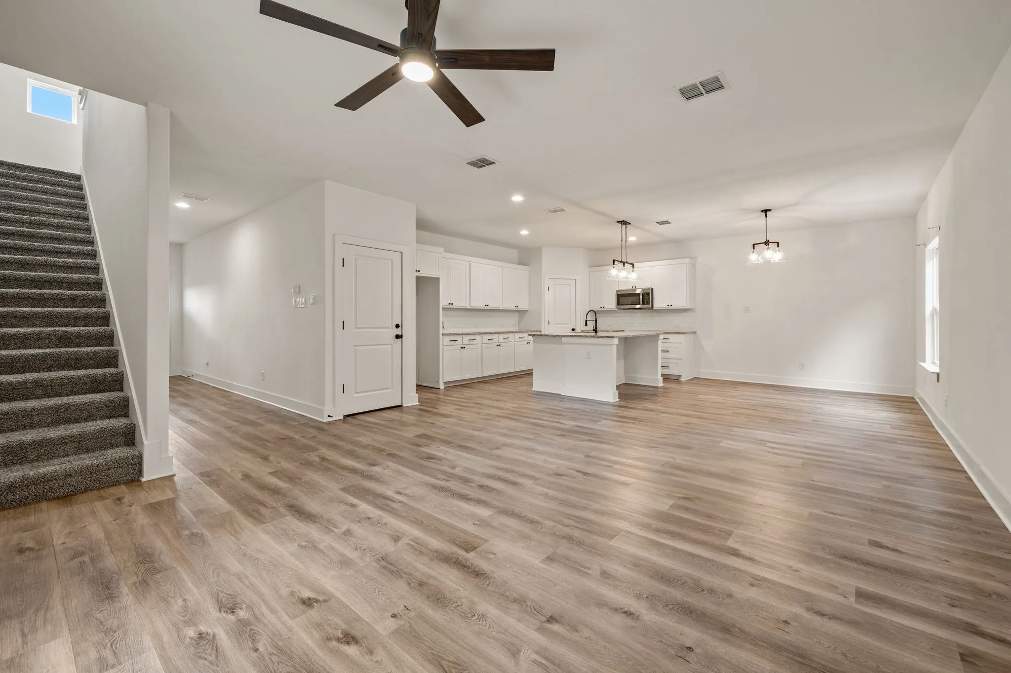 Single Family Residence For Sale in Tarrant County , 4912 Ridglea Lane, Fort Worth, Texas 76116, 4 Bedrooms, 3 Bathrooms, 2 Garage spaces, 2,406 Sqft, built in 2022, Price $300,000, mls#21262001, Real Estate Agent in Fort Worth, Homes For Sale in Tarrant county, Homes For Sale in Fort Worth, Realtor in Fort Worth Texas, Real Estate Brokerage Independent Realty Texas, Luminita Cordes Realtor