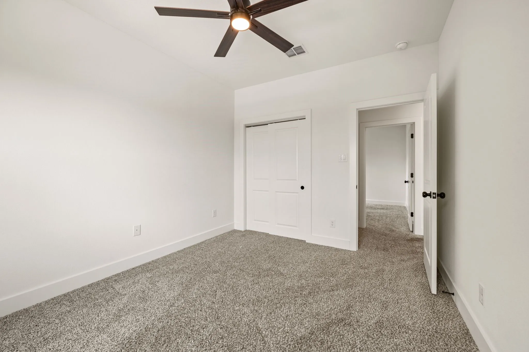 Single Family Residence For Sale in Tarrant County , 4912 Ridglea Lane, Fort Worth, Texas 76116, 4 Bedrooms, 3 Bathrooms, 2 Garage spaces, 2,406 Sqft, built in 2022, Price $300,000, mls#21262001, Real Estate Agent in Fort Worth, Homes For Sale in Tarrant county, Homes For Sale in Fort Worth, Realtor in Fort Worth Texas, Real Estate Brokerage Independent Realty Texas, Luminita Cordes Realtor