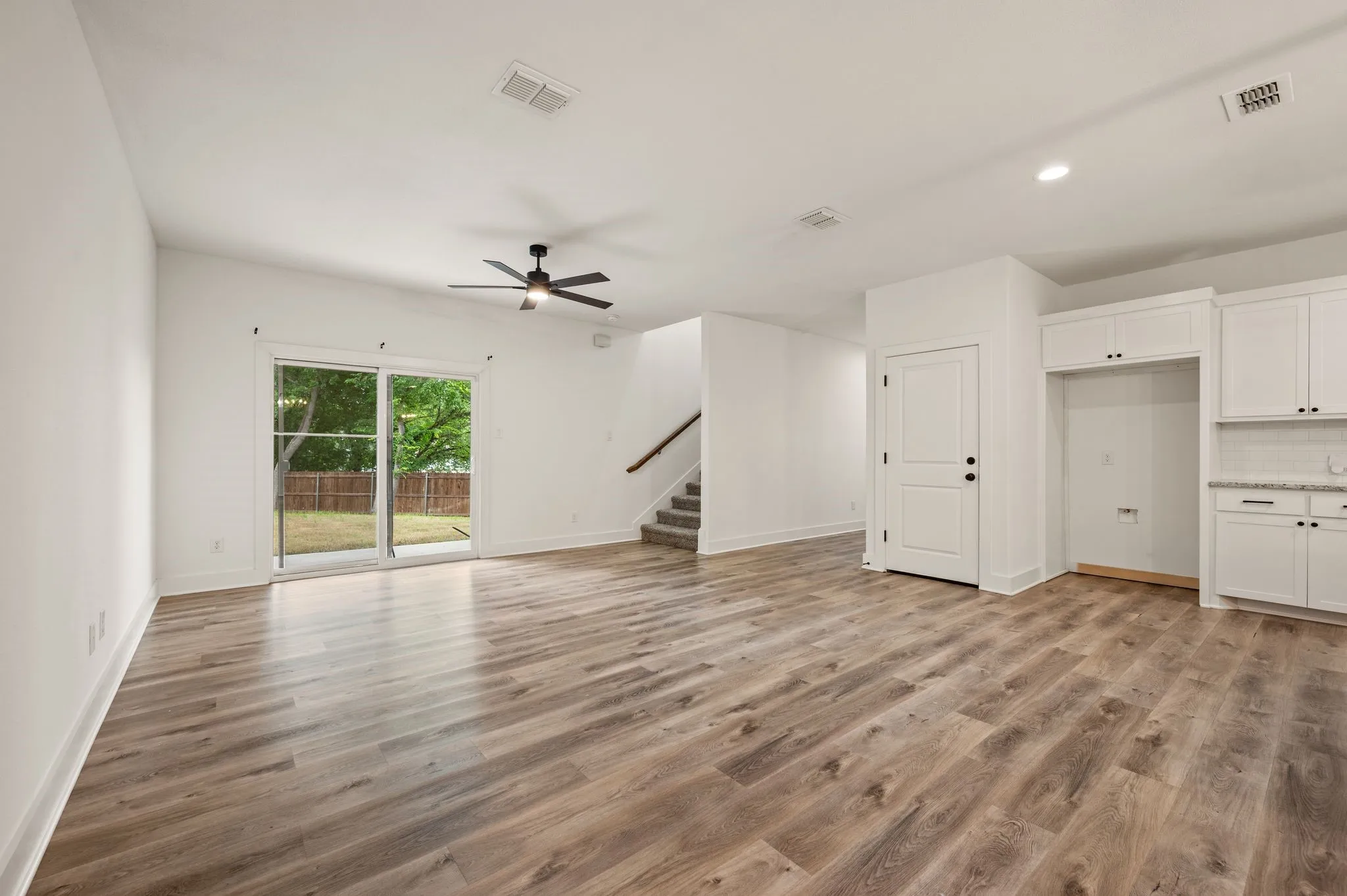 Single Family Residence For Sale in Tarrant County , 4912 Ridglea Lane, Fort Worth, Texas 76116, 4 Bedrooms, 3 Bathrooms, 2 Garage spaces, 2,406 Sqft, built in 2022, Price $300,000, mls#21262001, Real Estate Agent in Fort Worth, Homes For Sale in Tarrant county, Homes For Sale in Fort Worth, Realtor in Fort Worth Texas, Real Estate Brokerage Independent Realty Texas, Luminita Cordes Realtor