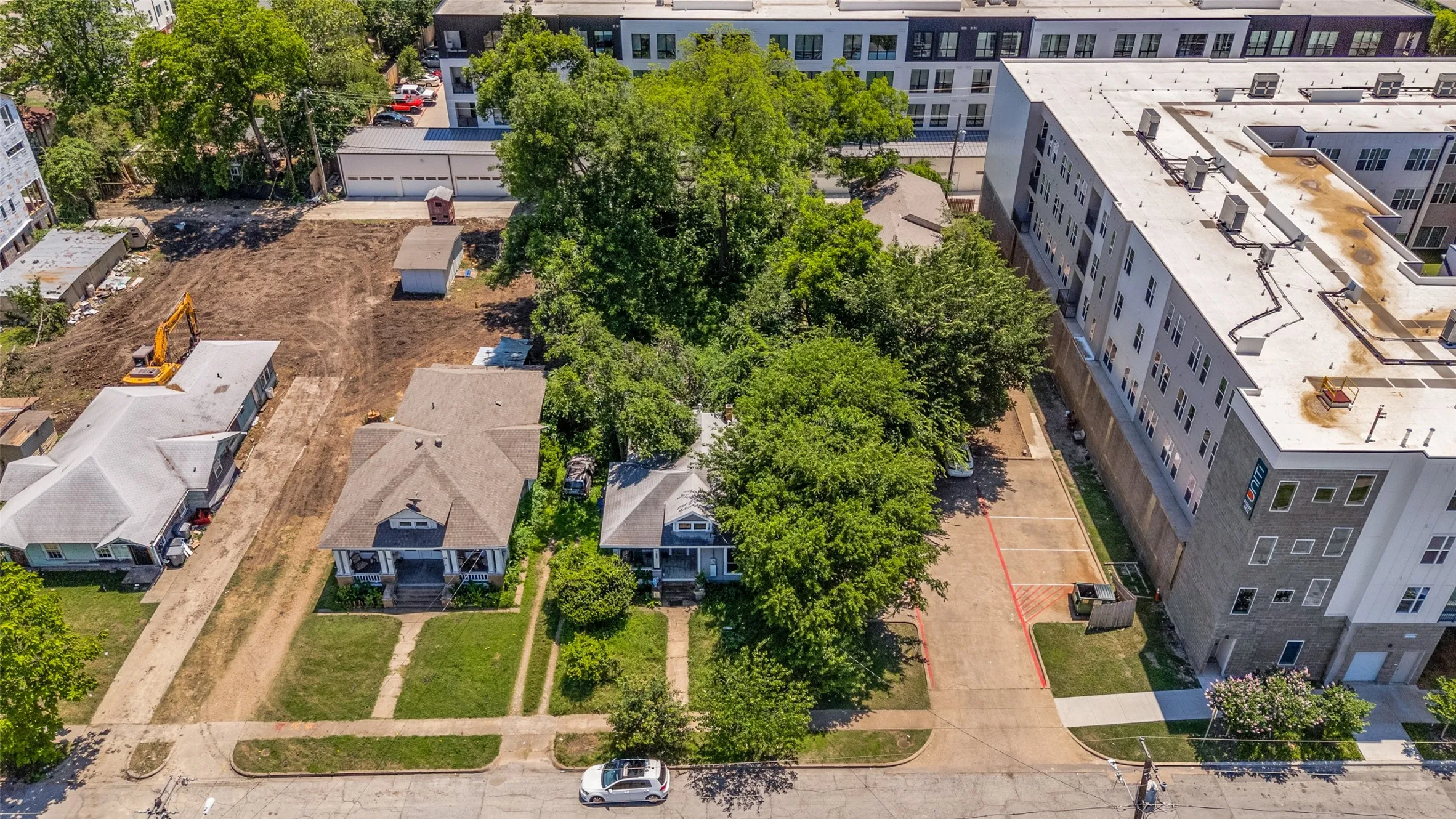 Single Family Residence For Sale in Dallas County , 520 W 9th Street, Dallas, Texas 75208, 2 Bedroom, 1 Bathroom, Garage spaces, 1,391 Sqft, built in 1945, mls#21270602, Real Estate Agent in Dallas, Homes For Sale in Dallas county, Homes For Sale in Dallas, Realtor in Dallas Texas, Real Estate Brokerage Independent Realty Texas, Luminita Cordes Realtor