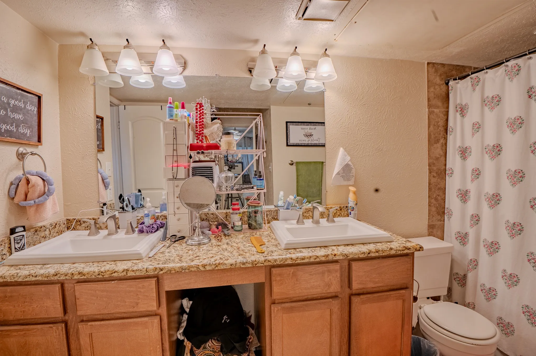Single Family Residence For Sale in Dallas County , 7105 Pineberry Road, Dallas, Texas 75249, 2 Bedroom, 2 Bathroom, Garage spaces, 1,227 Sqft, built in 1981, mls#21271937, Real Estate Agent in Dallas, Homes For Sale in Dallas county, Homes For Sale in Dallas, Realtor in Dallas Texas, Real Estate Brokerage Independent Realty Texas, Luminita Cordes Realtor