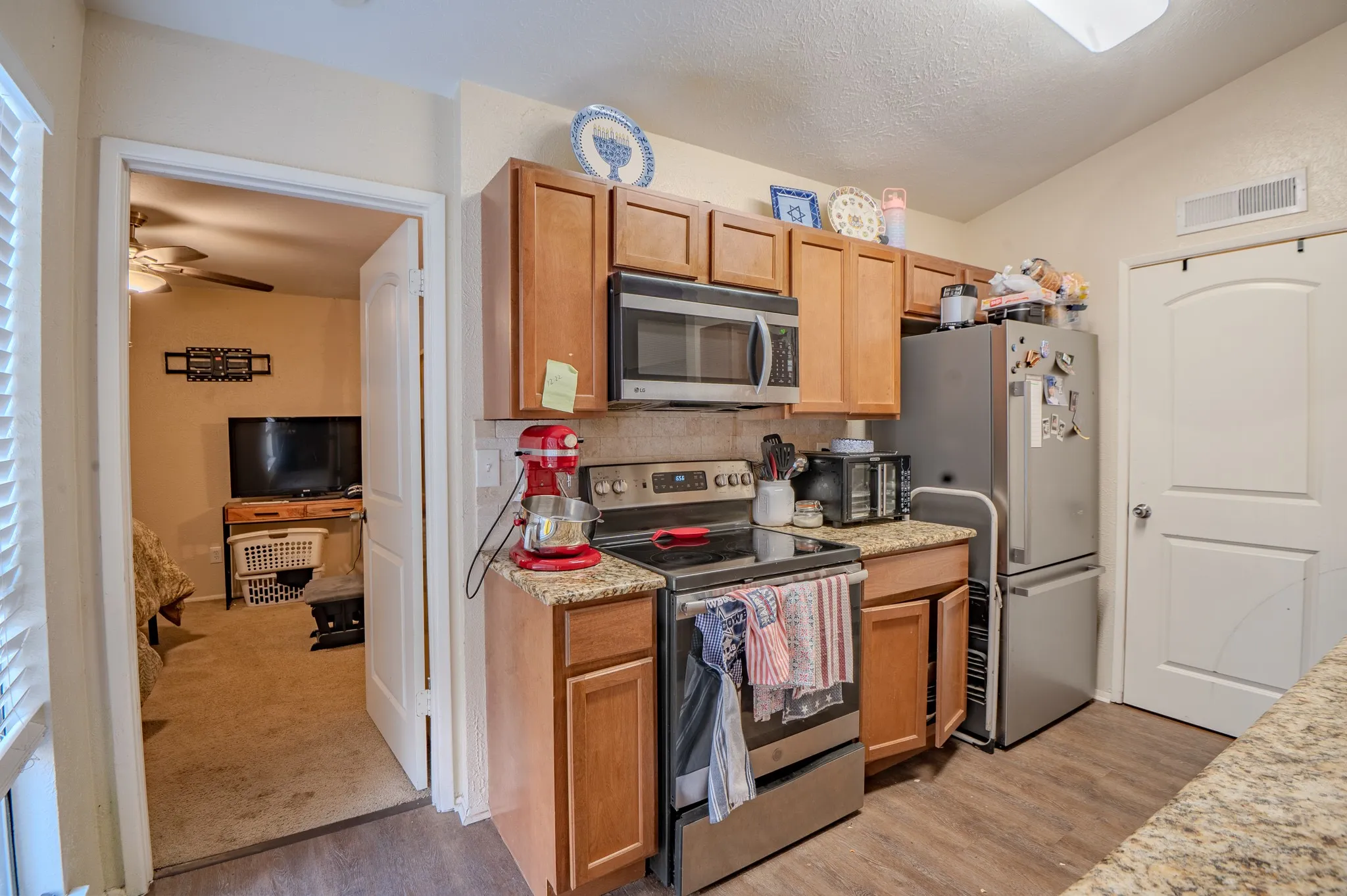 Single Family Residence For Sale in Dallas County , 7105 Pineberry Road, Dallas, Texas 75249, 2 Bedroom, 2 Bathroom, Garage spaces, 1,227 Sqft, built in 1981, mls#21271937, Real Estate Agent in Dallas, Homes For Sale in Dallas county, Homes For Sale in Dallas, Realtor in Dallas Texas, Real Estate Brokerage Independent Realty Texas, Luminita Cordes Realtor