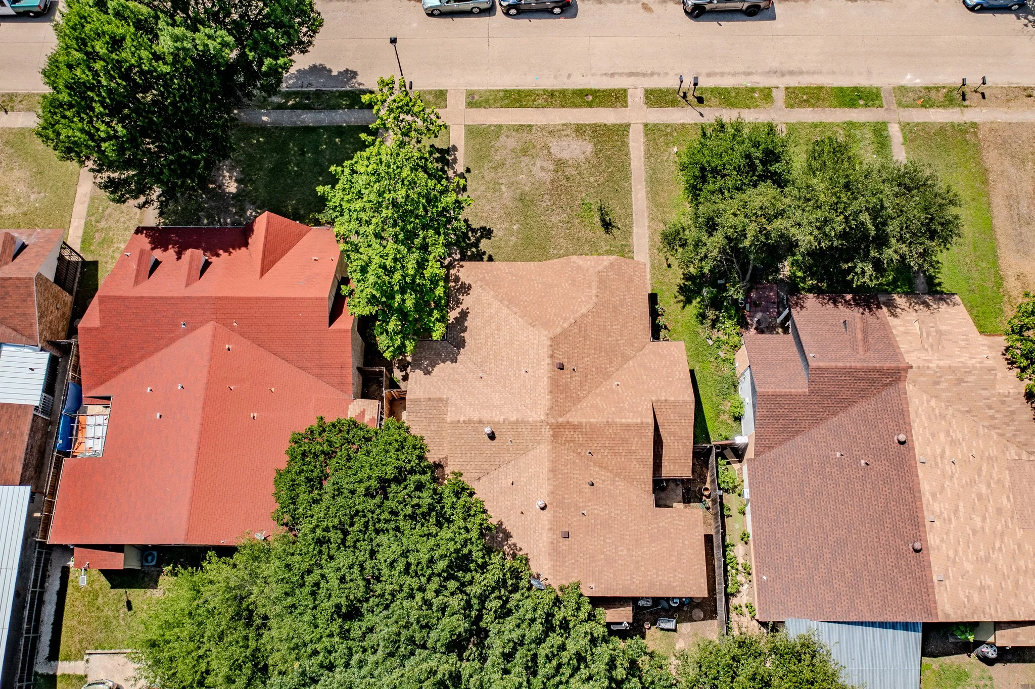 Single Family Residence For Sale in Dallas County , 7105 Pineberry Road, Dallas, Texas 75249, 2 Bedroom, 2 Bathroom, Garage spaces, 1,227 Sqft, built in 1981, mls#21271937, Real Estate Agent in Dallas, Homes For Sale in Dallas county, Homes For Sale in Dallas, Realtor in Dallas Texas, Real Estate Brokerage Independent Realty Texas, Luminita Cordes Realtor