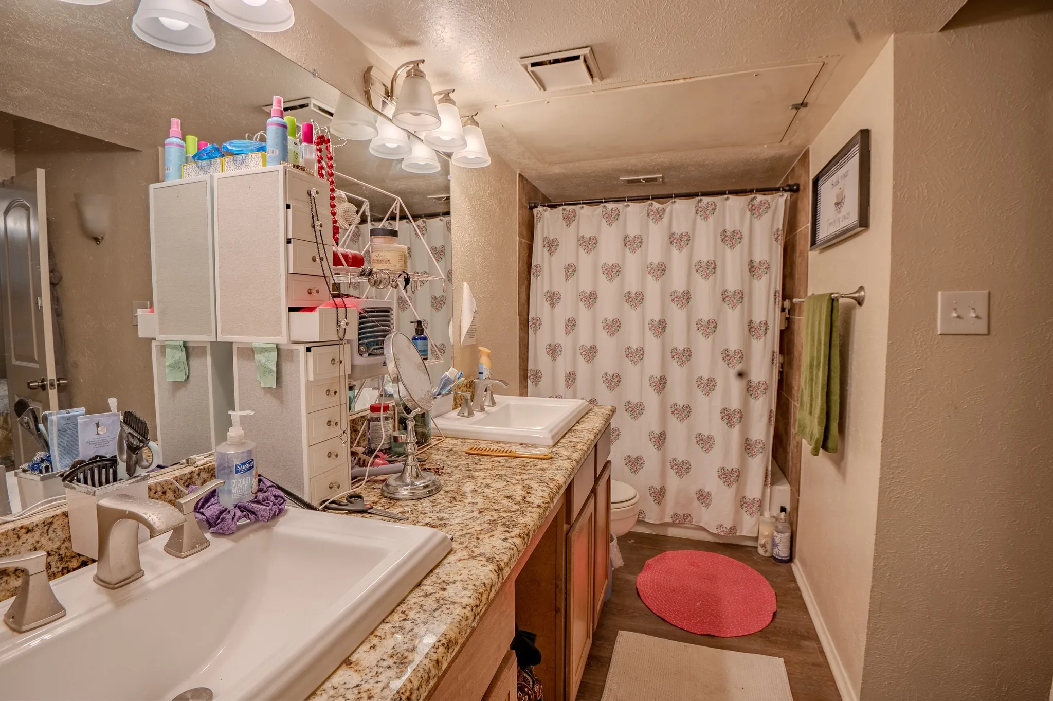 Single Family Residence For Sale in Dallas County , 7105 Pineberry Road, Dallas, Texas 75249, 2 Bedroom, 2 Bathroom, Garage spaces, 1,227 Sqft, built in 1981, mls#21271937, Real Estate Agent in Dallas, Homes For Sale in Dallas county, Homes For Sale in Dallas, Realtor in Dallas Texas, Real Estate Brokerage Independent Realty Texas, Luminita Cordes Realtor