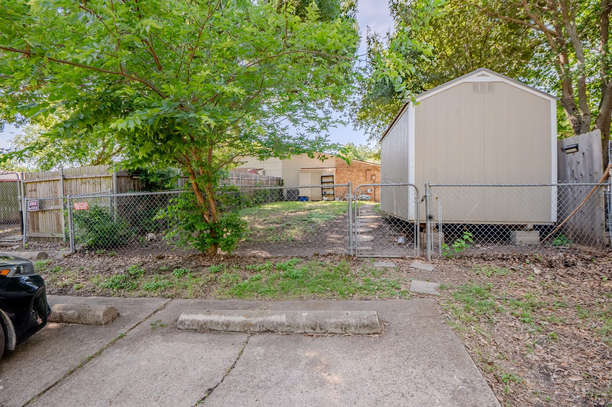 Single Family Residence For Sale in Dallas County , 7105 Pineberry Road, Dallas, Texas 75249, 2 Bedroom, 2 Bathroom, Garage spaces, 1,227 Sqft, built in 1981, mls#21271937, Real Estate Agent in Dallas, Homes For Sale in Dallas county, Homes For Sale in Dallas, Realtor in Dallas Texas, Real Estate Brokerage Independent Realty Texas, Luminita Cordes Realtor