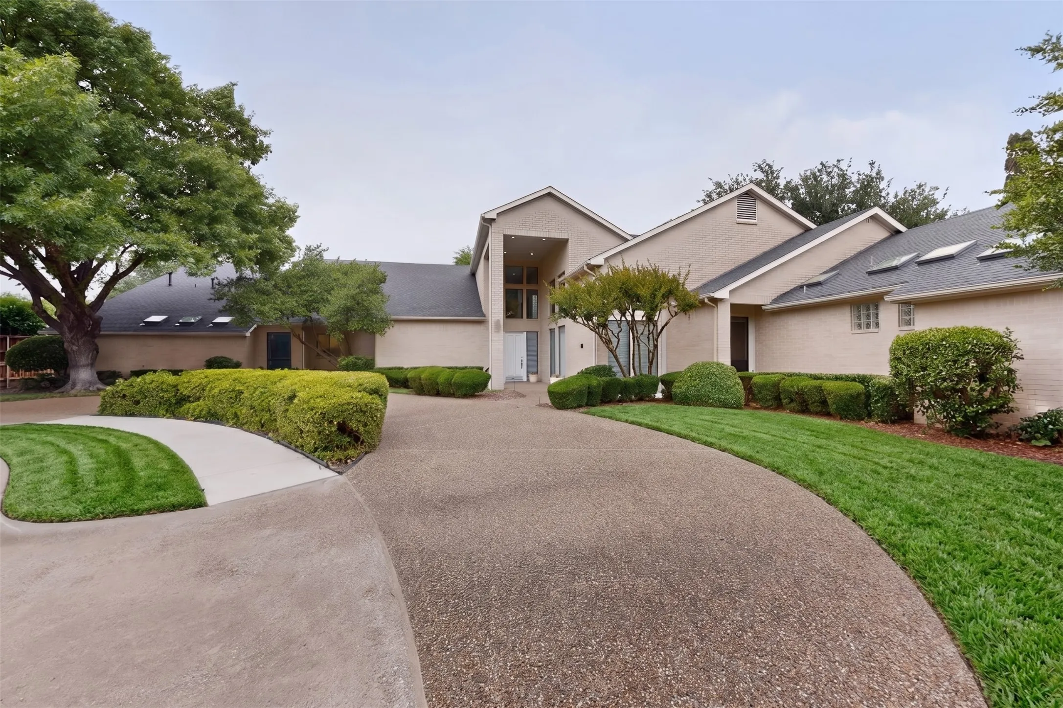 Single Family Residence For Sale in Collin County , 4601 Huffman Court, Plano, Texas 75093, 4 Bedroom, 5 Bathroom, 3 Garage spaces, 5,190 Sqft, built in 1989, mls#21269206, Real Estate Agent in Plano, Homes For Sale in Collin county, Homes For Sale in Plano, Realtor in Plano Texas, Real Estate Brokerage Independent Realty Texas, Luminita Cordes Realtor