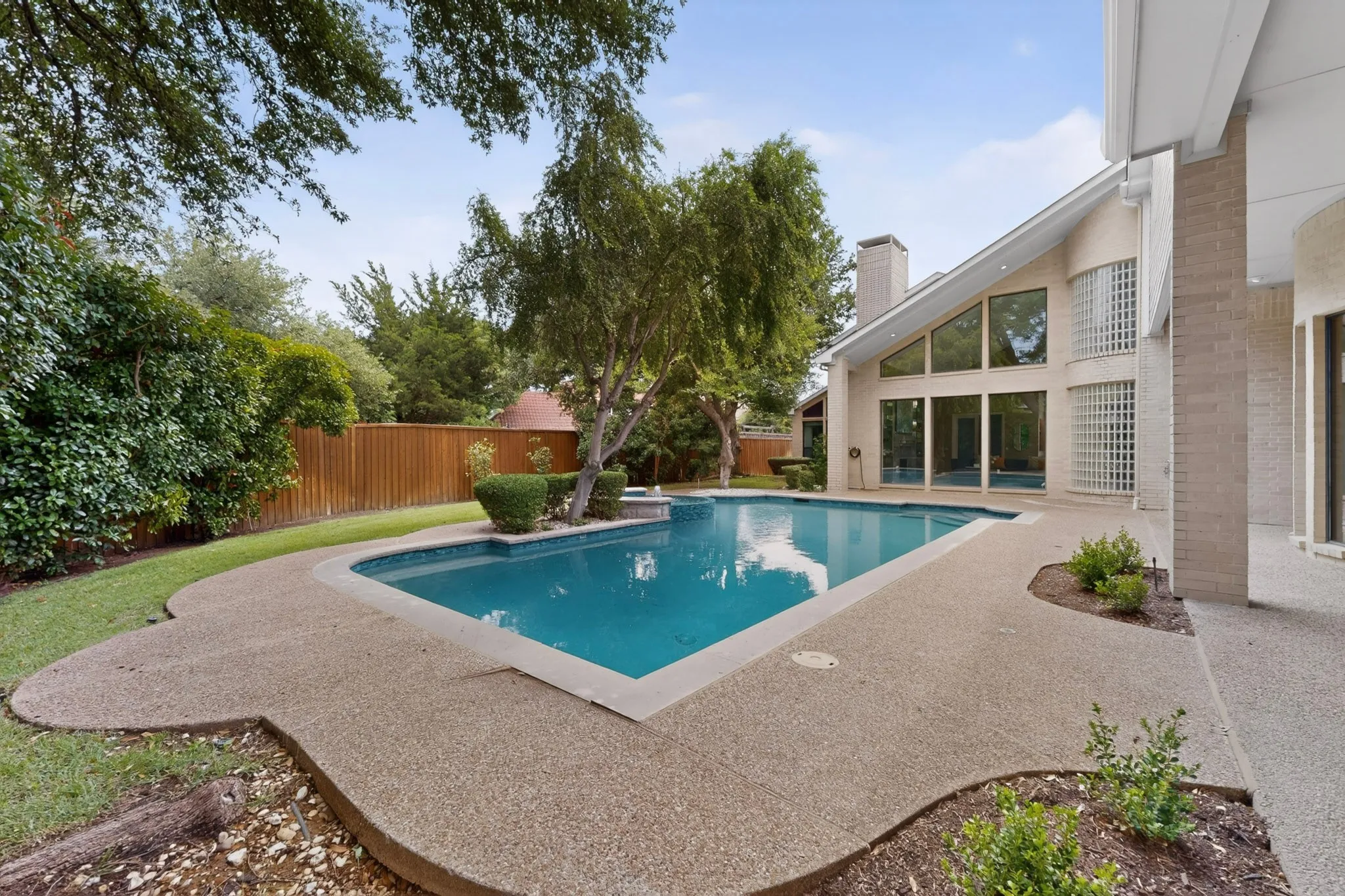 Single Family Residence For Sale in Collin County , 4601 Huffman Court, Plano, Texas 75093, 4 Bedroom, 5 Bathroom, 3 Garage spaces, 5,190 Sqft, built in 1989, mls#21269206, Real Estate Agent in Plano, Homes For Sale in Collin county, Homes For Sale in Plano, Realtor in Plano Texas, Real Estate Brokerage Independent Realty Texas, Luminita Cordes Realtor