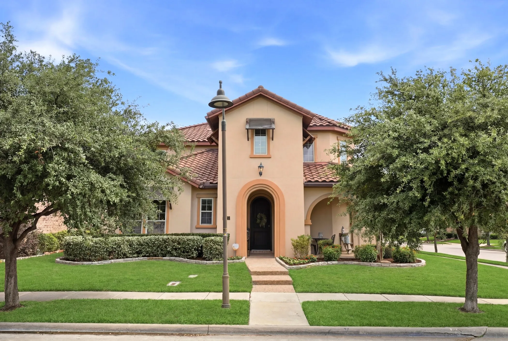 Single Family Residence For Sale in Dallas County , 1616 Camino Lago, Irving, Texas 75039, 4 Bedrooms, 4 Bathrooms, 2 Garage spaces, 3,800 Sqft, built in 2008, Price $825,000, mls#21271895, Real Estate Agent in Irving, Homes For Sale in Dallas county, Homes For Sale in Irving, Realtor in Irving Texas, Real Estate Brokerage Independent Realty Texas, Luminita Cordes Realtor