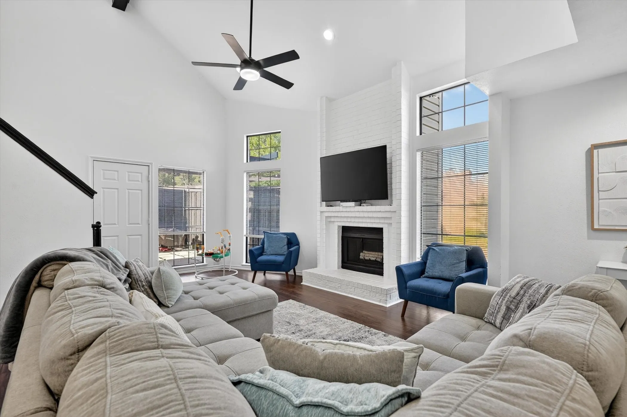 Single Family Residence For Sale in Dallas County , 535 Briarcliff Drive, Garland, Texas 75043, 3 Bedroom, 3 Bathroom, 2 Garage spaces, 2,175 Sqft, built in 1982, mls#21267792, Real Estate Agent in Garland, Homes For Sale in Dallas county, Homes For Sale in Garland, Realtor in Garland Texas, Real Estate Brokerage Independent Realty Texas, Luminita Cordes Realtor