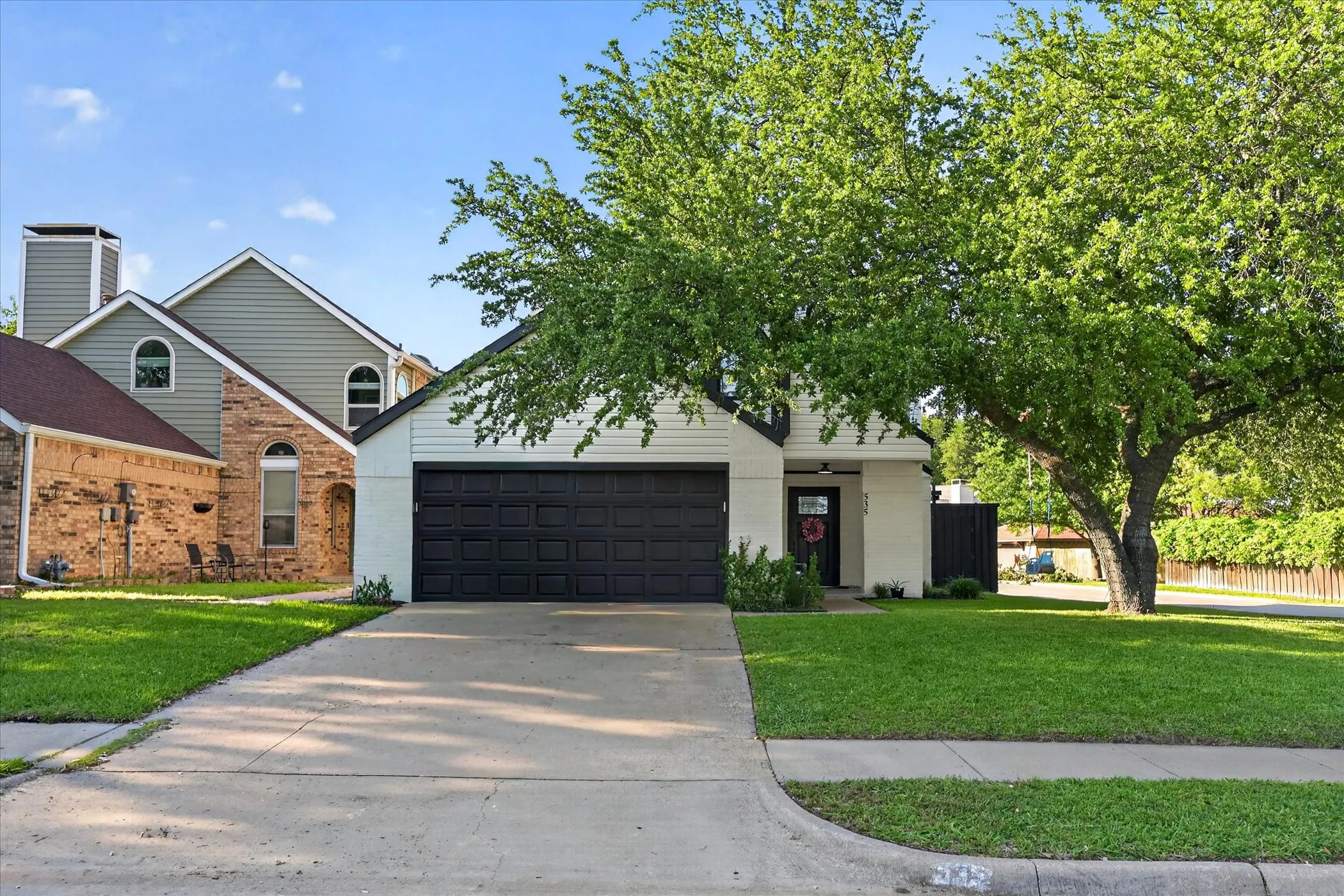 Single Family Residence For Sale in Dallas County , 535 Briarcliff Drive, Garland, Texas 75043, 3 Bedroom, 3 Bathroom, 2 Garage spaces, 2,175 Sqft, built in 1982, mls#21267792, Real Estate Agent in Garland, Homes For Sale in Dallas county, Homes For Sale in Garland, Realtor in Garland Texas, Real Estate Brokerage Independent Realty Texas, Luminita Cordes Realtor
