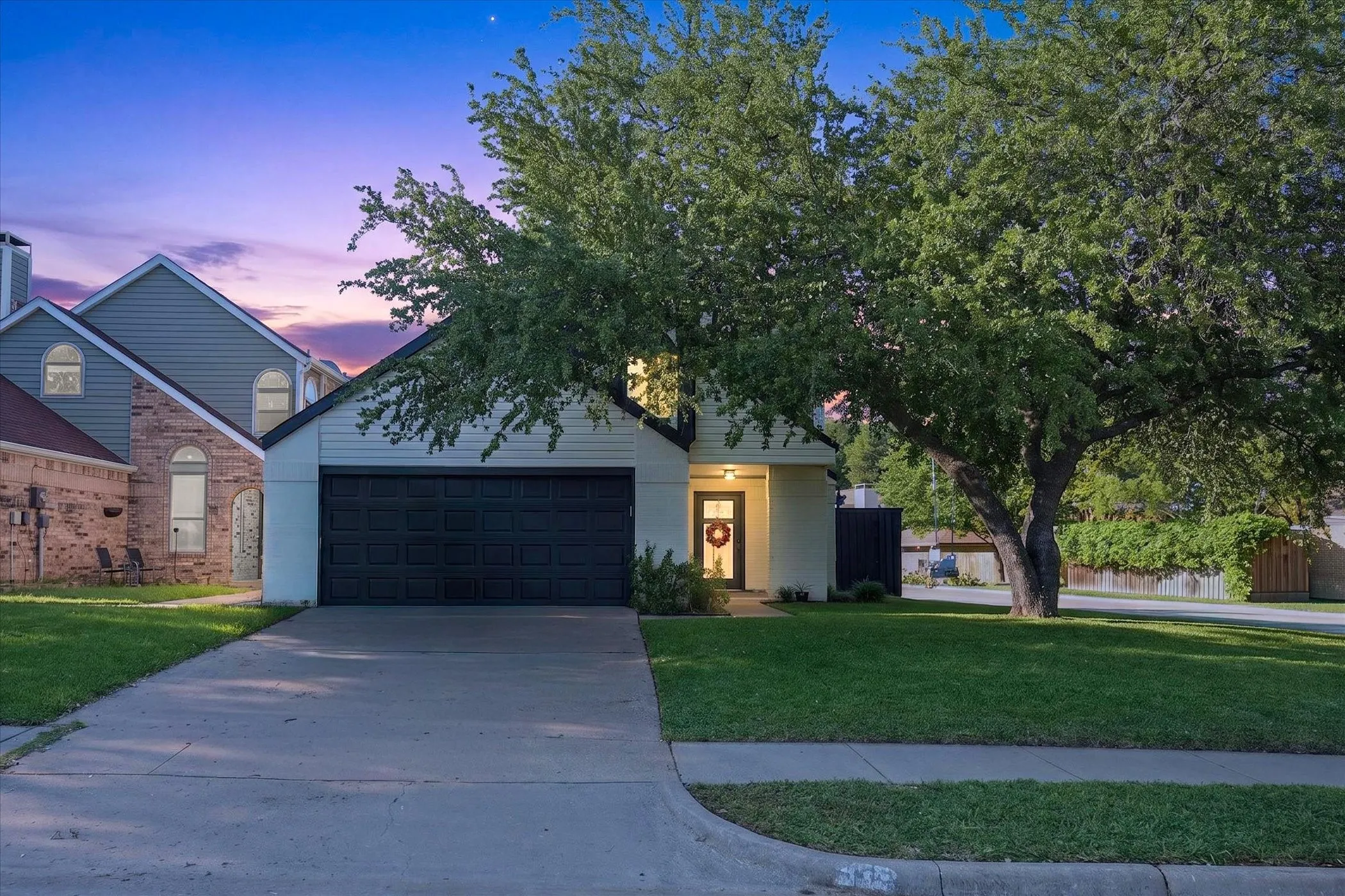 Single Family Residence For Sale in Dallas County , 535 Briarcliff Drive, Garland, Texas 75043, 3 Bedroom, 3 Bathroom, 2 Garage spaces, 2,175 Sqft, built in 1982, mls#21267792, Real Estate Agent in Garland, Homes For Sale in Dallas county, Homes For Sale in Garland, Realtor in Garland Texas, Real Estate Brokerage Independent Realty Texas, Luminita Cordes Realtor