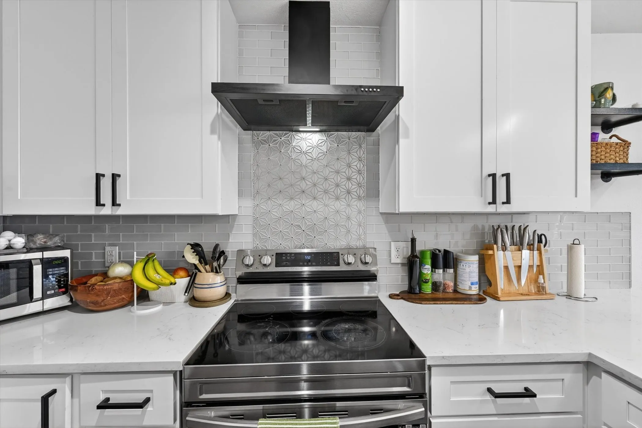 Single Family Residence For Sale in Dallas County , 535 Briarcliff Drive, Garland, Texas 75043, 3 Bedroom, 3 Bathroom, 2 Garage spaces, 2,175 Sqft, built in 1982, mls#21267792, Real Estate Agent in Garland, Homes For Sale in Dallas county, Homes For Sale in Garland, Realtor in Garland Texas, Real Estate Brokerage Independent Realty Texas, Luminita Cordes Realtor