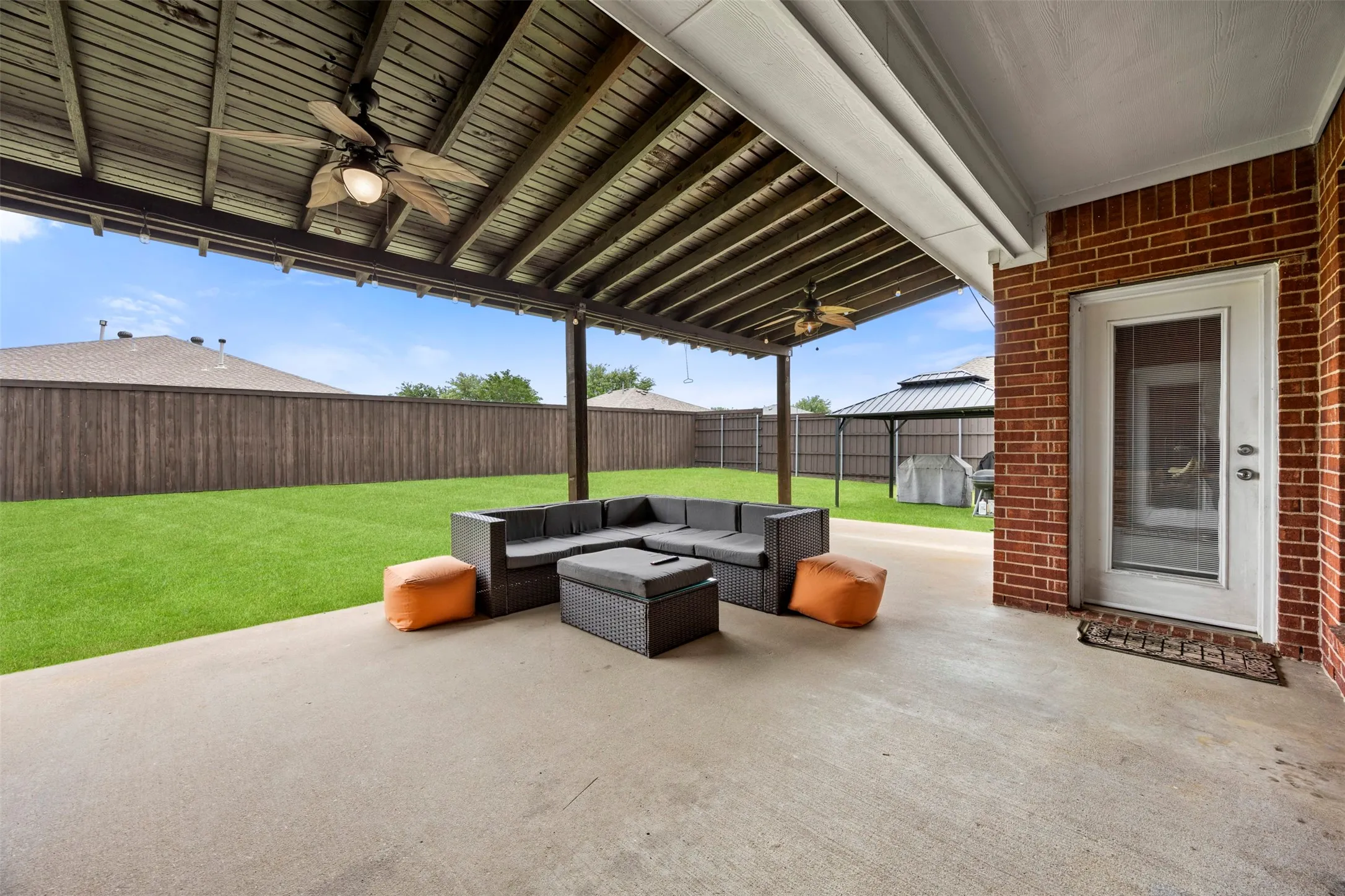 Single Family Residence For Sale in Denton County , 9980 Queens Quarter Drive, Frisco, Texas 75033, 4 Bedrooms, 3 Bathrooms, 2 Garage spaces, 2,830 Sqft, built in 2004, Price $575,000, mls#21272067, Real Estate Agent in Frisco, Homes For Sale in Denton county, Homes For Sale in Frisco, Realtor in Frisco Texas, Real Estate Brokerage Independent Realty Texas, Luminita Cordes Realtor