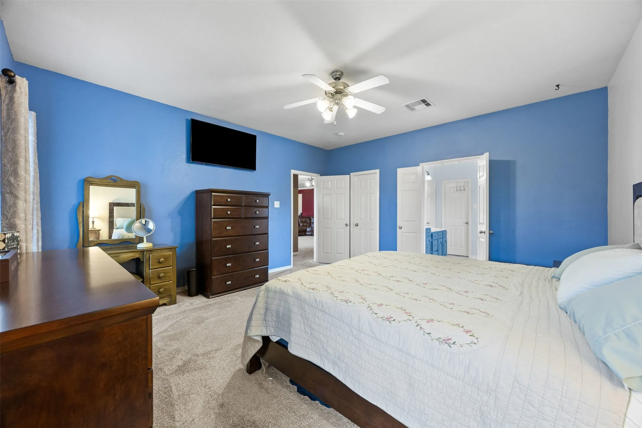 Single Family Residence For Sale in Denton County , 9980 Queens Quarter Drive, Frisco, Texas 75033, 4 Bedrooms, 3 Bathrooms, 2 Garage spaces, 2,830 Sqft, built in 2004, Price $575,000, mls#21272067, Real Estate Agent in Frisco, Homes For Sale in Denton county, Homes For Sale in Frisco, Realtor in Frisco Texas, Real Estate Brokerage Independent Realty Texas, Luminita Cordes Realtor