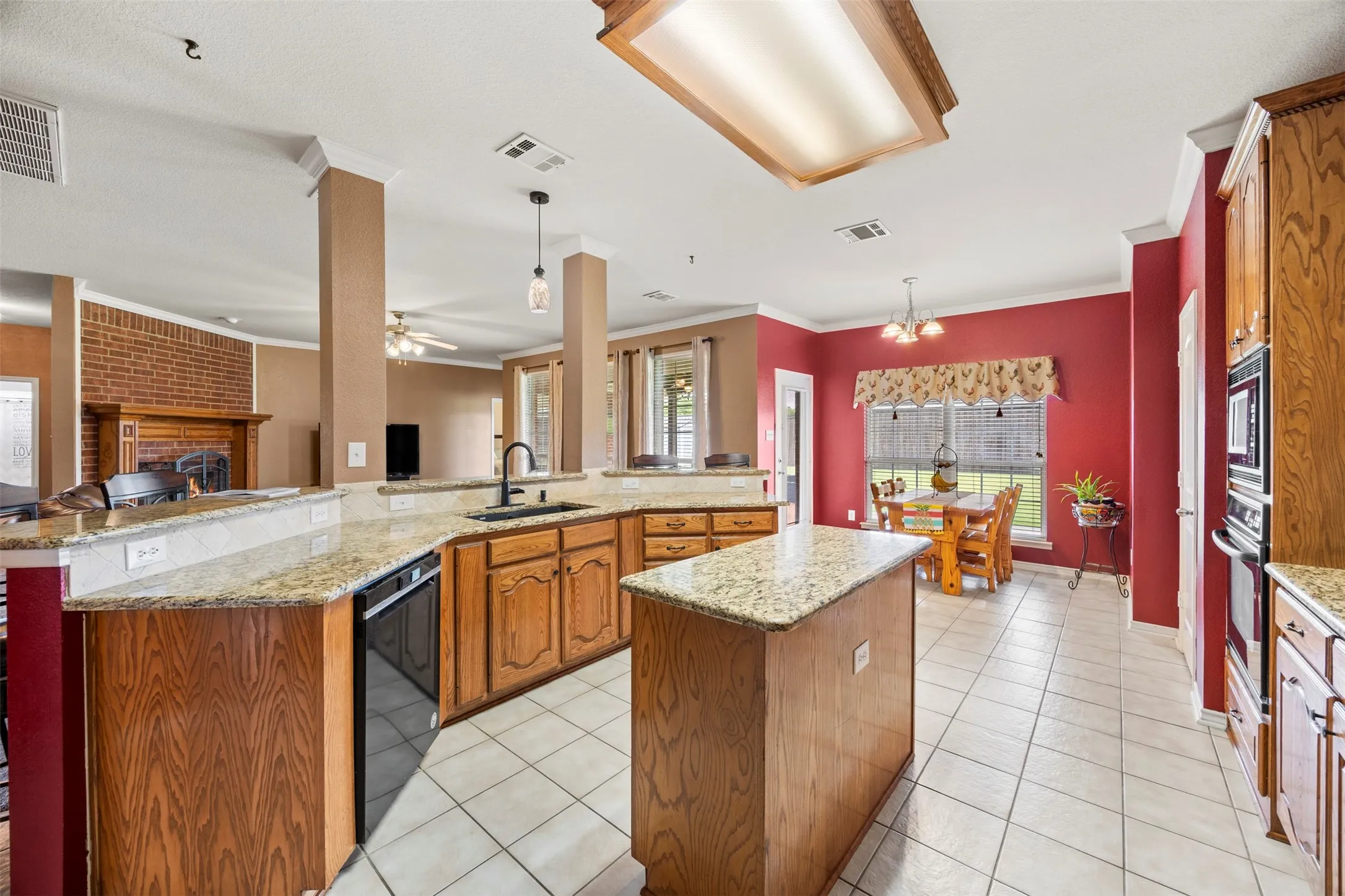 Single Family Residence For Sale in Denton County , 9980 Queens Quarter Drive, Frisco, Texas 75033, 4 Bedrooms, 3 Bathrooms, 2 Garage spaces, 2,830 Sqft, built in 2004, Price $575,000, mls#21272067, Real Estate Agent in Frisco, Homes For Sale in Denton county, Homes For Sale in Frisco, Realtor in Frisco Texas, Real Estate Brokerage Independent Realty Texas, Luminita Cordes Realtor