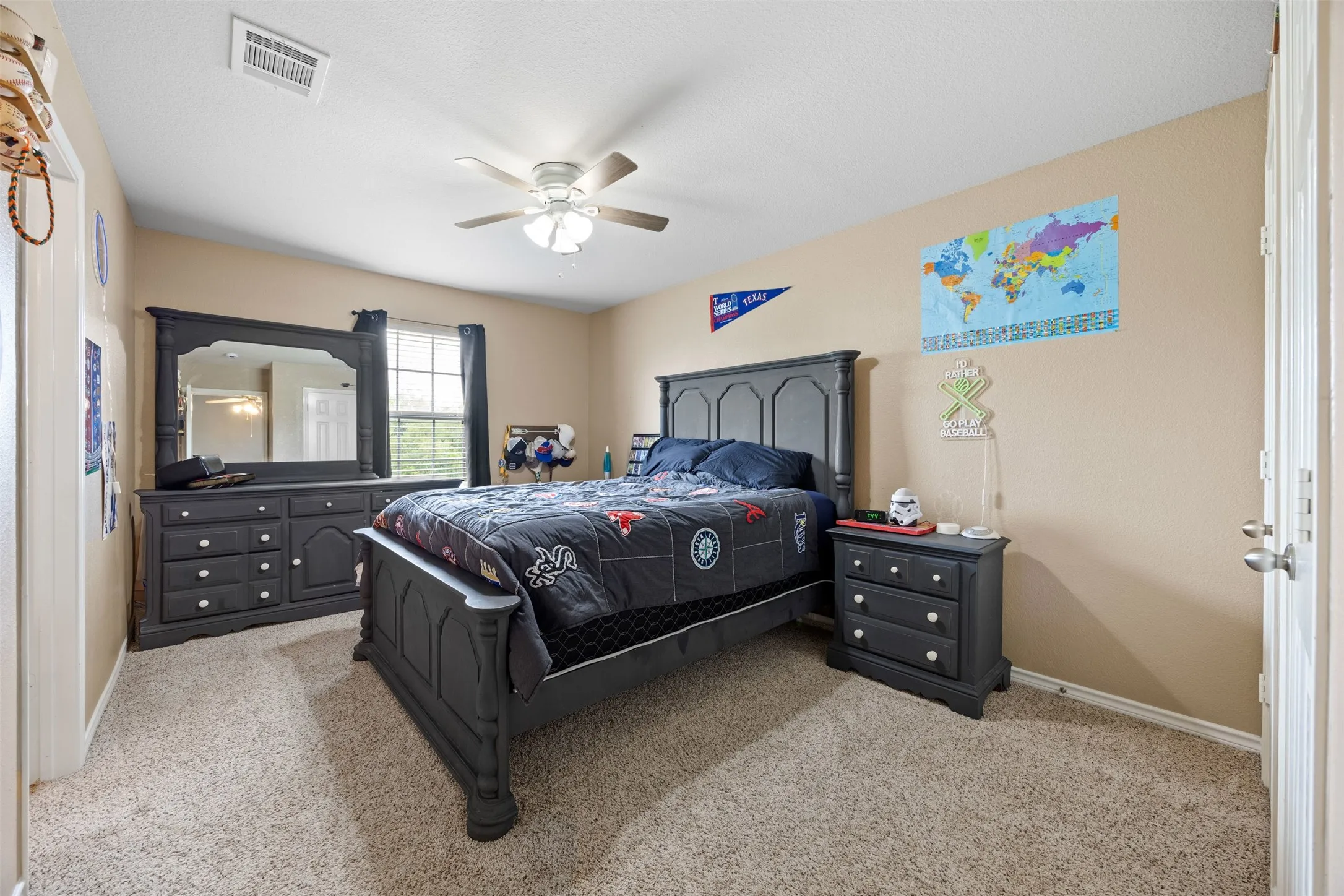 Single Family Residence For Sale in Denton County , 9980 Queens Quarter Drive, Frisco, Texas 75033, 4 Bedrooms, 3 Bathrooms, 2 Garage spaces, 2,830 Sqft, built in 2004, Price $575,000, mls#21272067, Real Estate Agent in Frisco, Homes For Sale in Denton county, Homes For Sale in Frisco, Realtor in Frisco Texas, Real Estate Brokerage Independent Realty Texas, Luminita Cordes Realtor