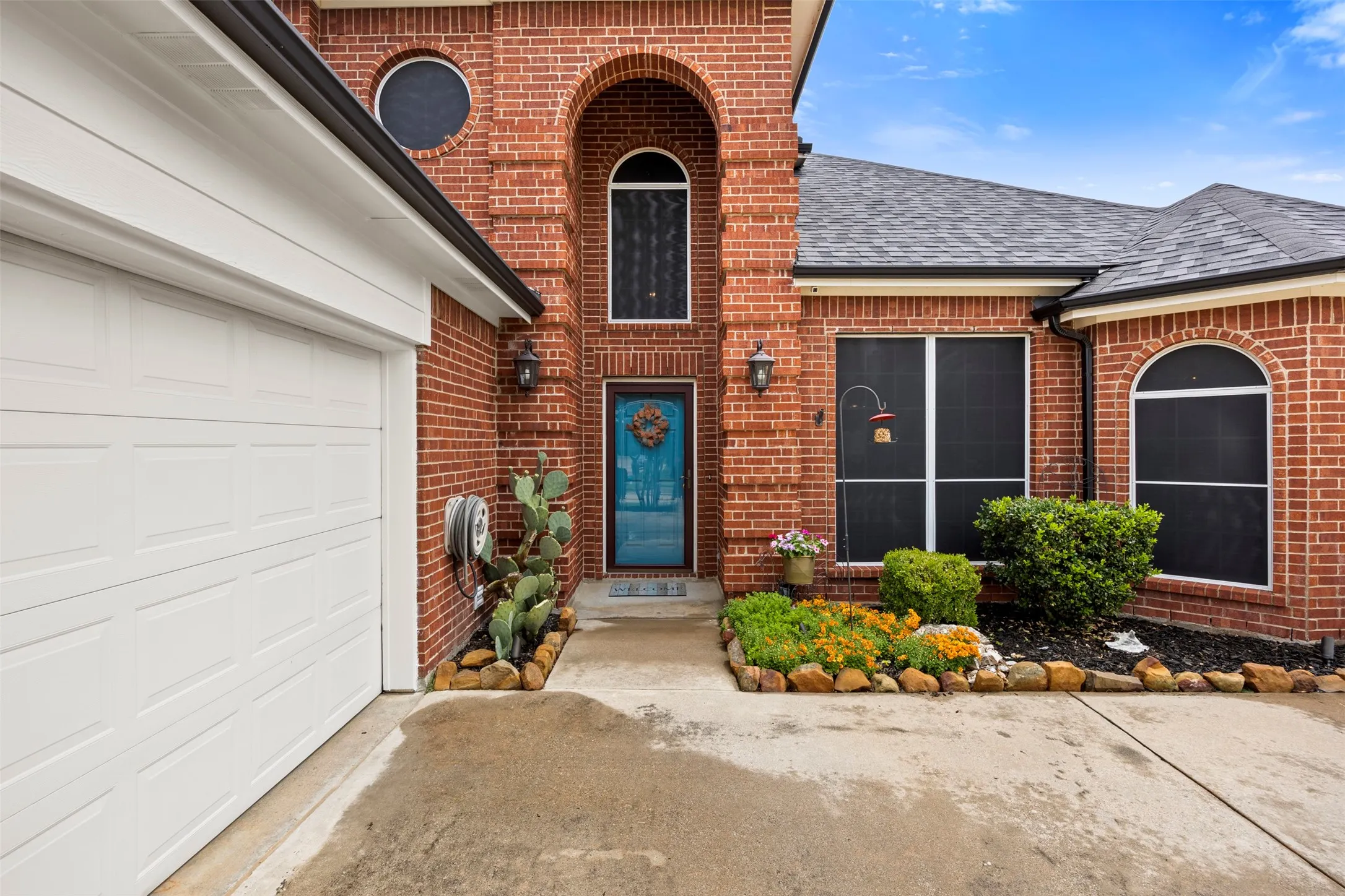 Single Family Residence For Sale in Denton County , 9980 Queens Quarter Drive, Frisco, Texas 75033, 4 Bedrooms, 3 Bathrooms, 2 Garage spaces, 2,830 Sqft, built in 2004, Price $575,000, mls#21272067, Real Estate Agent in Frisco, Homes For Sale in Denton county, Homes For Sale in Frisco, Realtor in Frisco Texas, Real Estate Brokerage Independent Realty Texas, Luminita Cordes Realtor