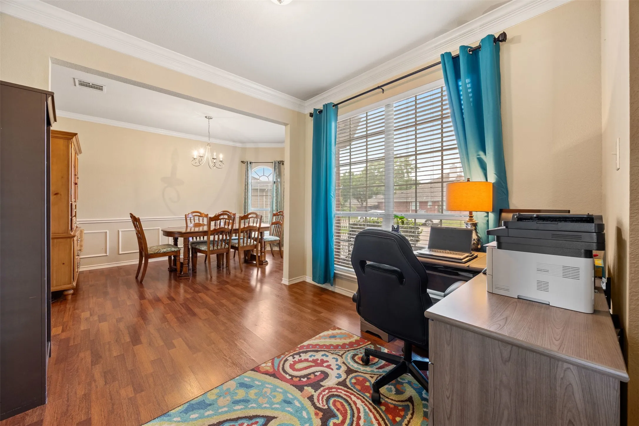 Single Family Residence For Sale in Denton County , 9980 Queens Quarter Drive, Frisco, Texas 75033, 4 Bedrooms, 3 Bathrooms, 2 Garage spaces, 2,830 Sqft, built in 2004, Price $575,000, mls#21272067, Real Estate Agent in Frisco, Homes For Sale in Denton county, Homes For Sale in Frisco, Realtor in Frisco Texas, Real Estate Brokerage Independent Realty Texas, Luminita Cordes Realtor