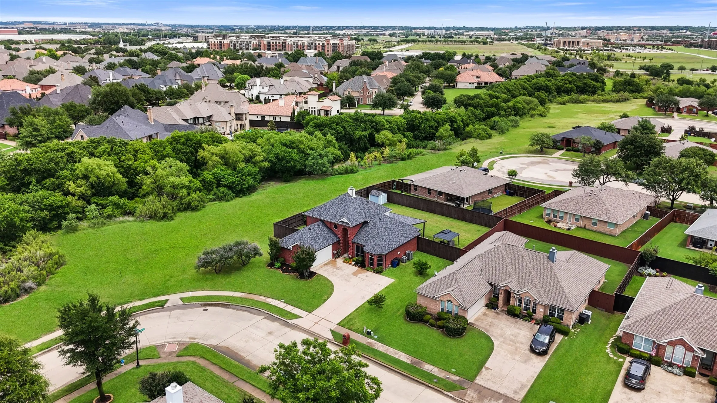 Single Family Residence For Sale in Denton County , 9980 Queens Quarter Drive, Frisco, Texas 75033, 4 Bedrooms, 3 Bathrooms, 2 Garage spaces, 2,830 Sqft, built in 2004, Price $575,000, mls#21272067, Real Estate Agent in Frisco, Homes For Sale in Denton county, Homes For Sale in Frisco, Realtor in Frisco Texas, Real Estate Brokerage Independent Realty Texas, Luminita Cordes Realtor
