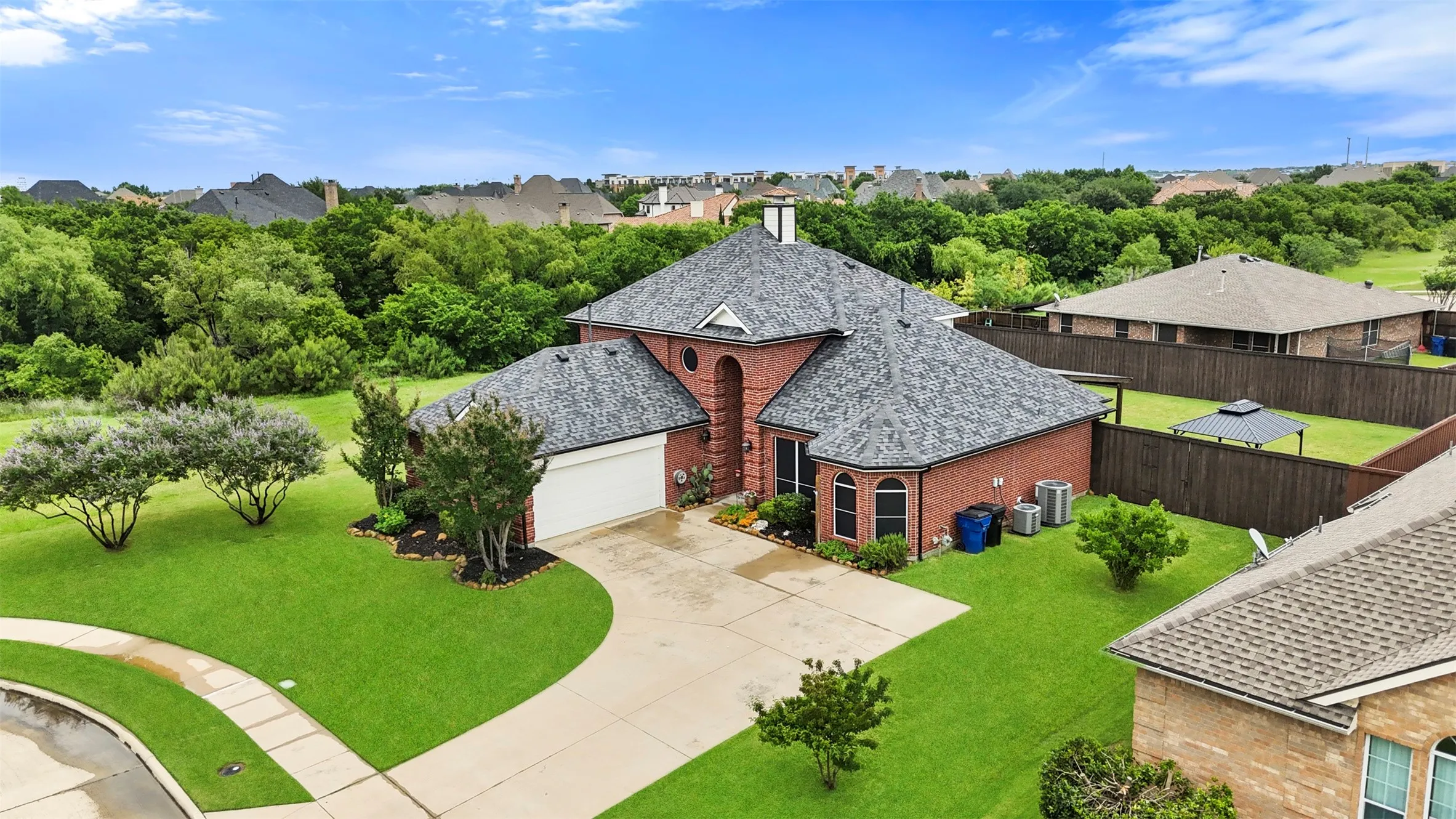 Single Family Residence For Sale in Denton County , 9980 Queens Quarter Drive, Frisco, Texas 75033, 4 Bedrooms, 3 Bathrooms, 2 Garage spaces, 2,830 Sqft, built in 2004, Price $575,000, mls#21272067, Real Estate Agent in Frisco, Homes For Sale in Denton county, Homes For Sale in Frisco, Realtor in Frisco Texas, Real Estate Brokerage Independent Realty Texas, Luminita Cordes Realtor