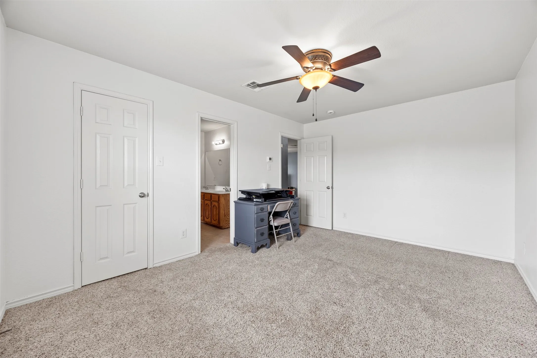Single Family Residence For Sale in Denton County , 9980 Queens Quarter Drive, Frisco, Texas 75033, 4 Bedrooms, 3 Bathrooms, 2 Garage spaces, 2,830 Sqft, built in 2004, Price $575,000, mls#21272067, Real Estate Agent in Frisco, Homes For Sale in Denton county, Homes For Sale in Frisco, Realtor in Frisco Texas, Real Estate Brokerage Independent Realty Texas, Luminita Cordes Realtor