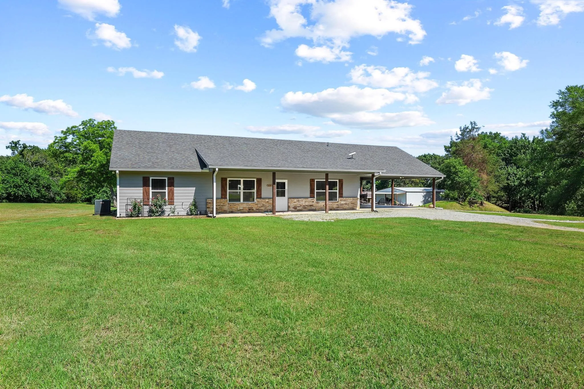 Single Family Residence For Sale in Grayson County , 2658 Oak Ridge Road, Denison, Texas 75021, 3 Bedroom, 2 Bathroom, Garage spaces, 1,768 Sqft, built in 2020, Price $395,000, mls#21271096, Real Estate Agent in Denison, Homes For Sale in Grayson county, Homes For Sale in Denison, Realtor in Denison Texas, Real Estate Brokerage Independent Realty Texas, Luminita Cordes Realtor
