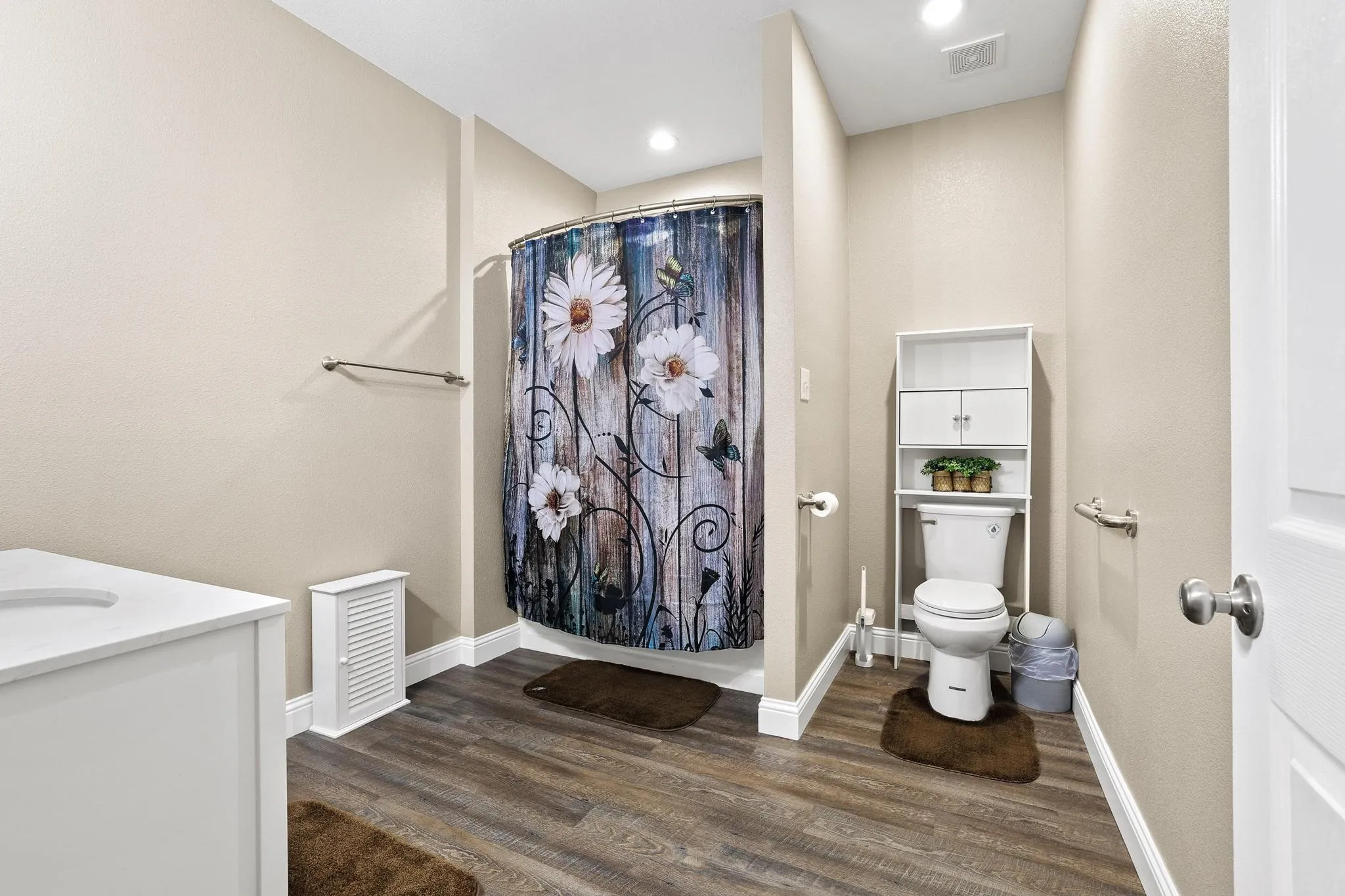 Single Family Residence For Sale in Grayson County , 2658 Oak Ridge Road, Denison, Texas 75021, 3 Bedroom, 2 Bathroom, Garage spaces, 1,768 Sqft, built in 2020, Price $395,000, mls#21271096, Real Estate Agent in Denison, Homes For Sale in Grayson county, Homes For Sale in Denison, Realtor in Denison Texas, Real Estate Brokerage Independent Realty Texas, Luminita Cordes Realtor