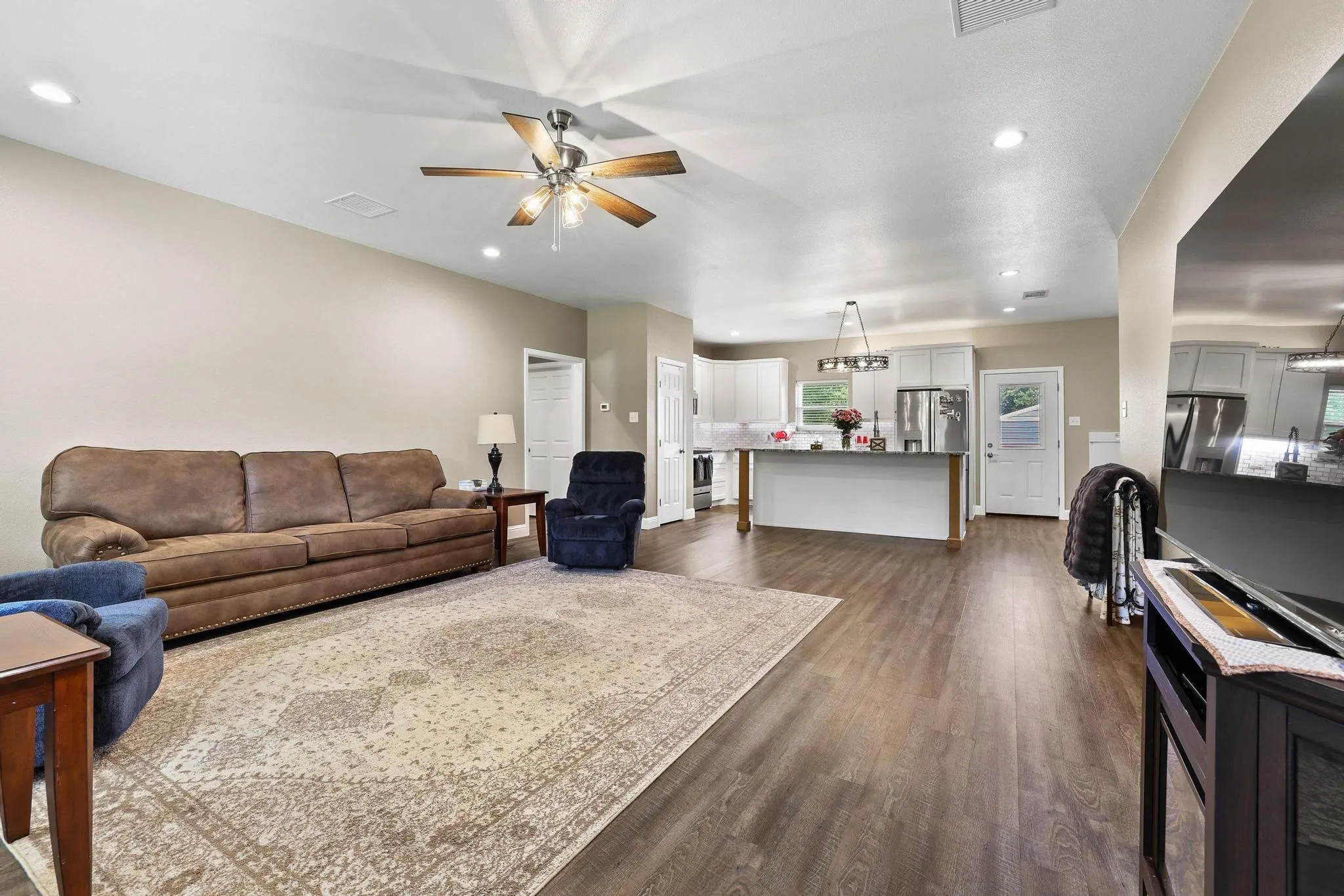 Single Family Residence For Sale in Grayson County , 2658 Oak Ridge Road, Denison, Texas 75021, 3 Bedroom, 2 Bathroom, Garage spaces, 1,768 Sqft, built in 2020, Price $395,000, mls#21271096, Real Estate Agent in Denison, Homes For Sale in Grayson county, Homes For Sale in Denison, Realtor in Denison Texas, Real Estate Brokerage Independent Realty Texas, Luminita Cordes Realtor