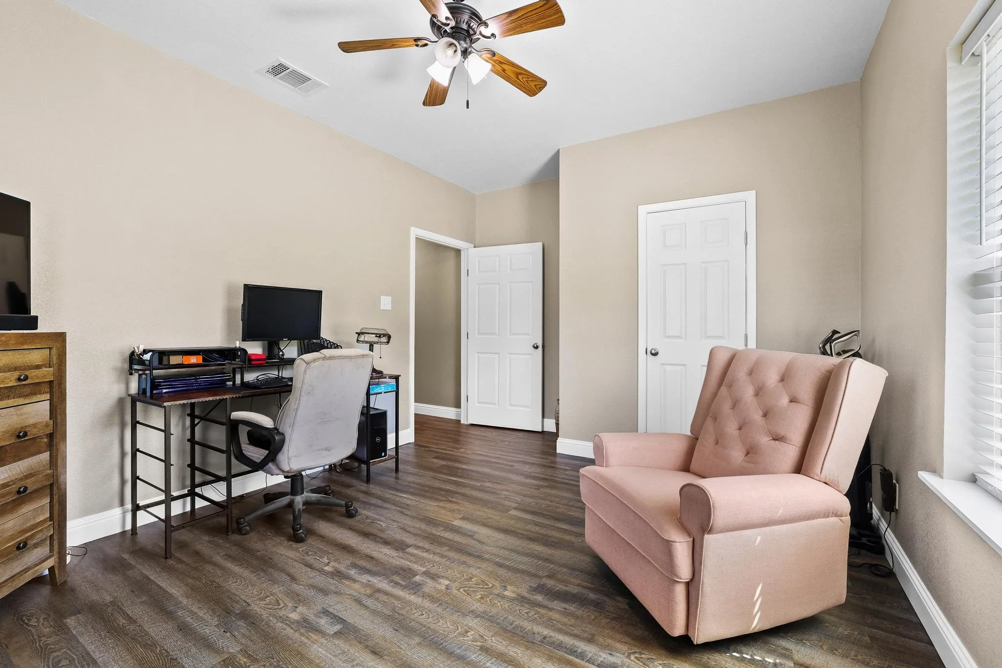Single Family Residence For Sale in Grayson County , 2658 Oak Ridge Road, Denison, Texas 75021, 3 Bedroom, 2 Bathroom, Garage spaces, 1,768 Sqft, built in 2020, Price $395,000, mls#21271096, Real Estate Agent in Denison, Homes For Sale in Grayson county, Homes For Sale in Denison, Realtor in Denison Texas, Real Estate Brokerage Independent Realty Texas, Luminita Cordes Realtor
