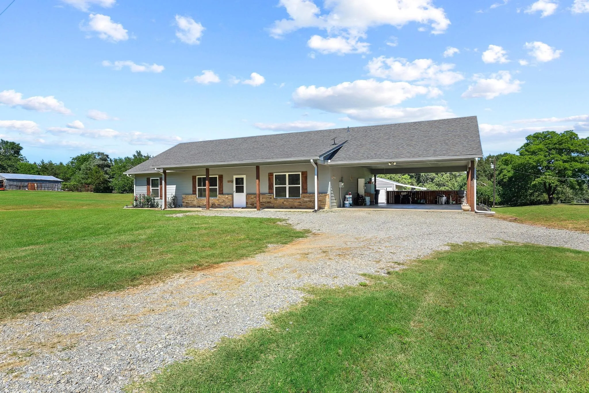 Single Family Residence For Sale in Grayson County , 2658 Oak Ridge Road, Denison, Texas 75021, 3 Bedroom, 2 Bathroom, Garage spaces, 1,768 Sqft, built in 2020, Price $395,000, mls#21271096, Real Estate Agent in Denison, Homes For Sale in Grayson county, Homes For Sale in Denison, Realtor in Denison Texas, Real Estate Brokerage Independent Realty Texas, Luminita Cordes Realtor